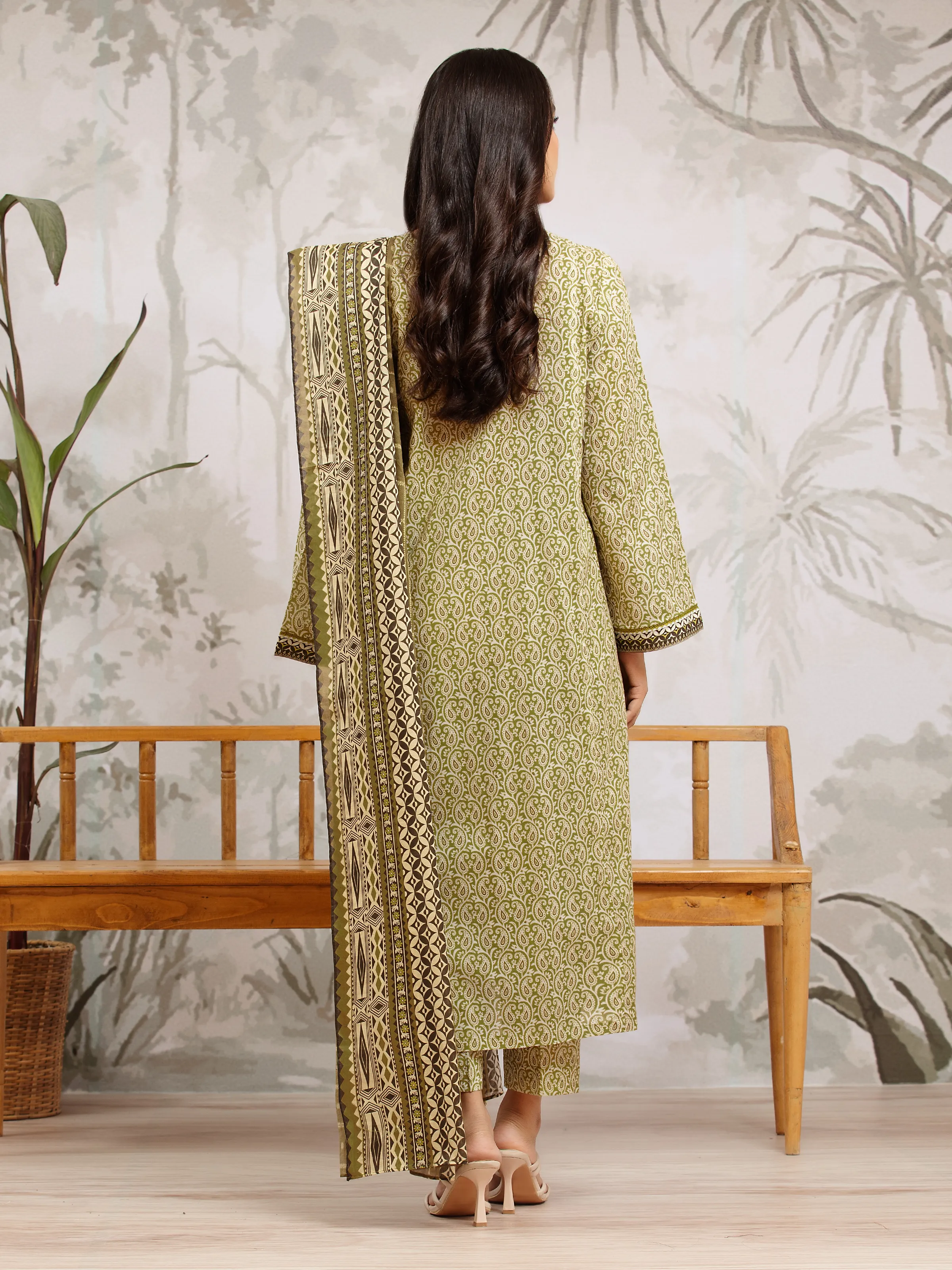 Unstitched  Printed Khaddar Shirt Dupatta - EWU24A3-29590SD - Image 2