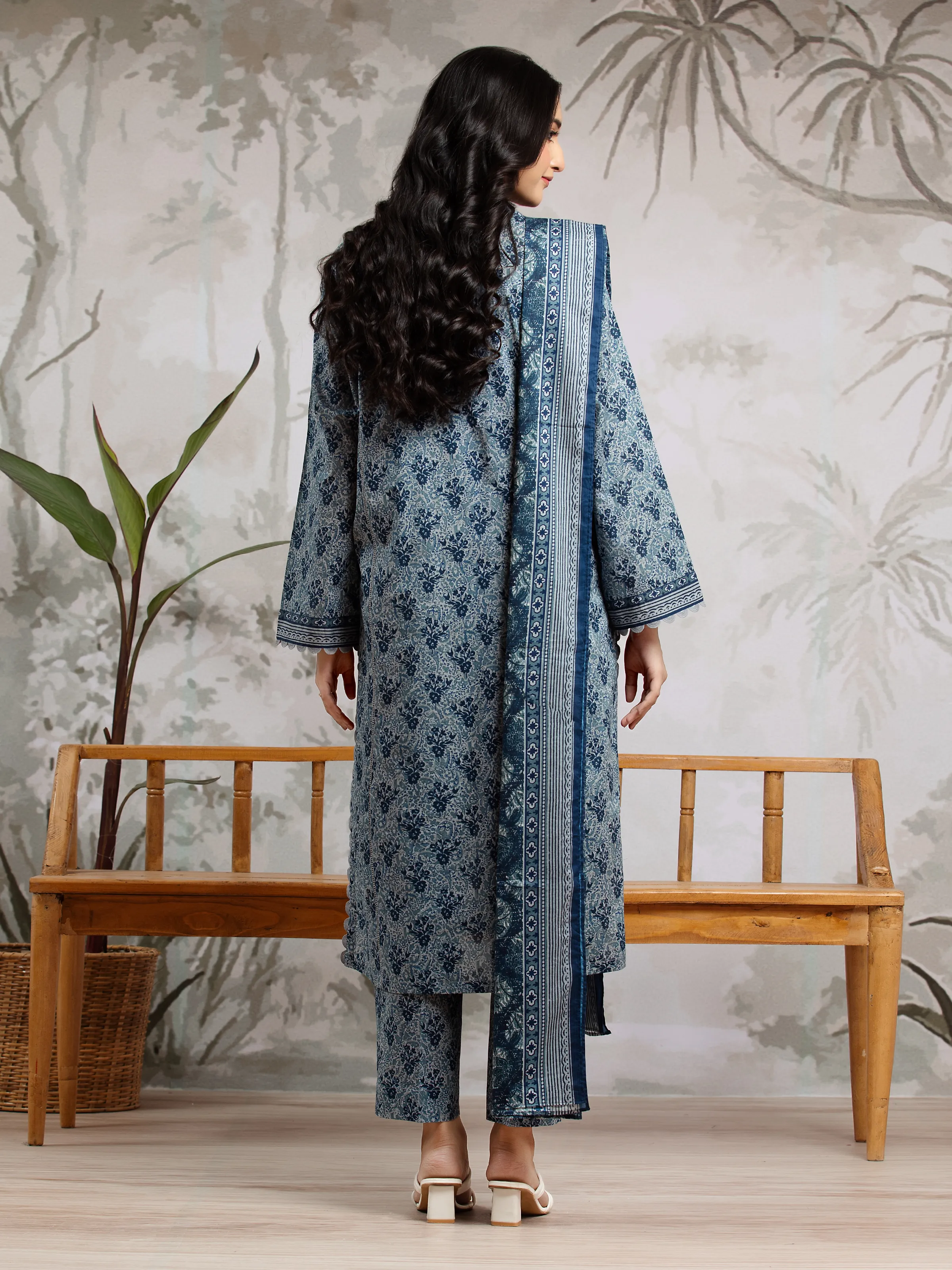 Unstitched  Printed Khaddar Shirt Dupatta - EWU24A3-29609SD - Image 2