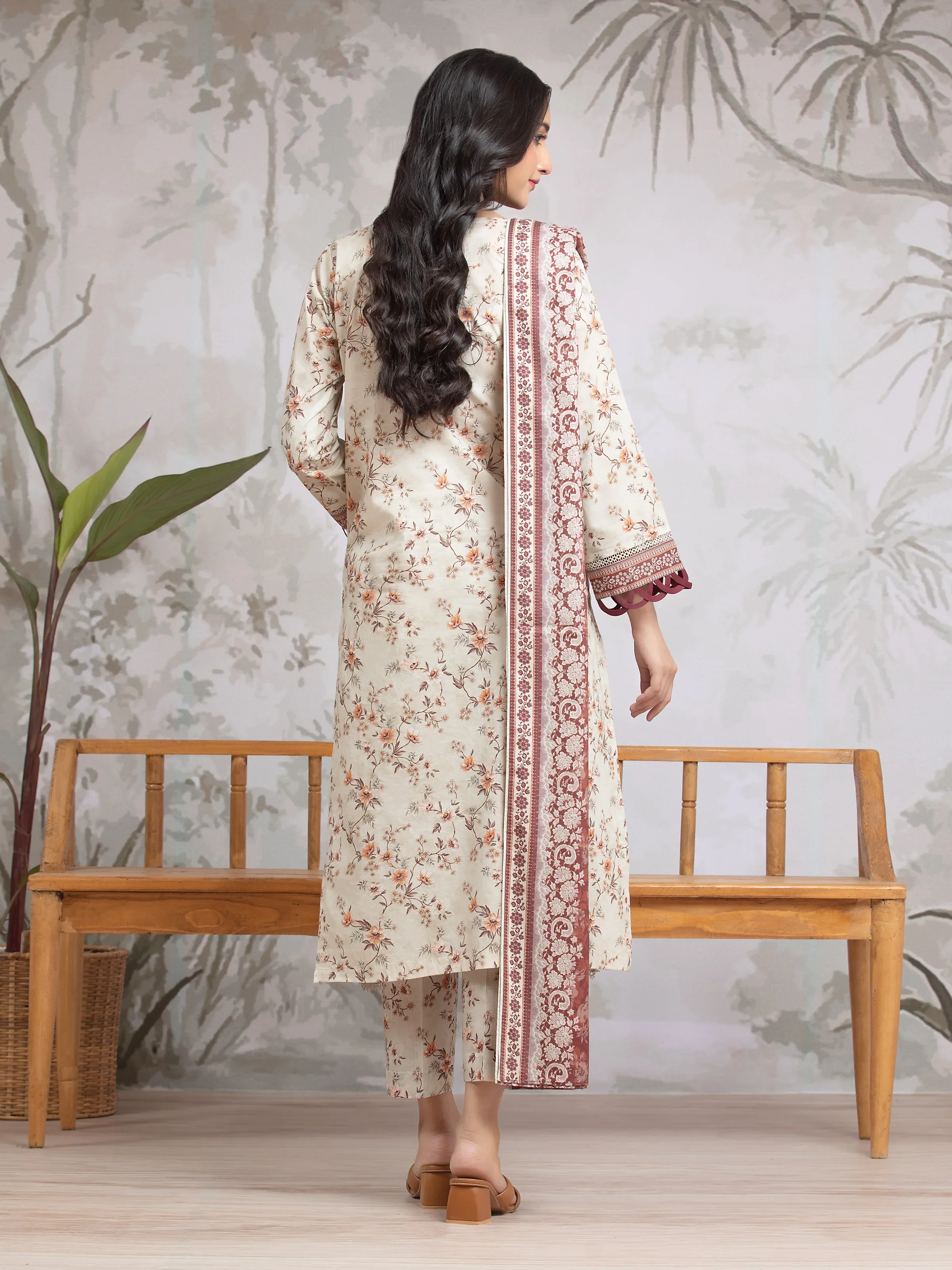 Unstitched  Printed Khaddar Shirt Dupatta - EWU24A3-29817SD - Image 2