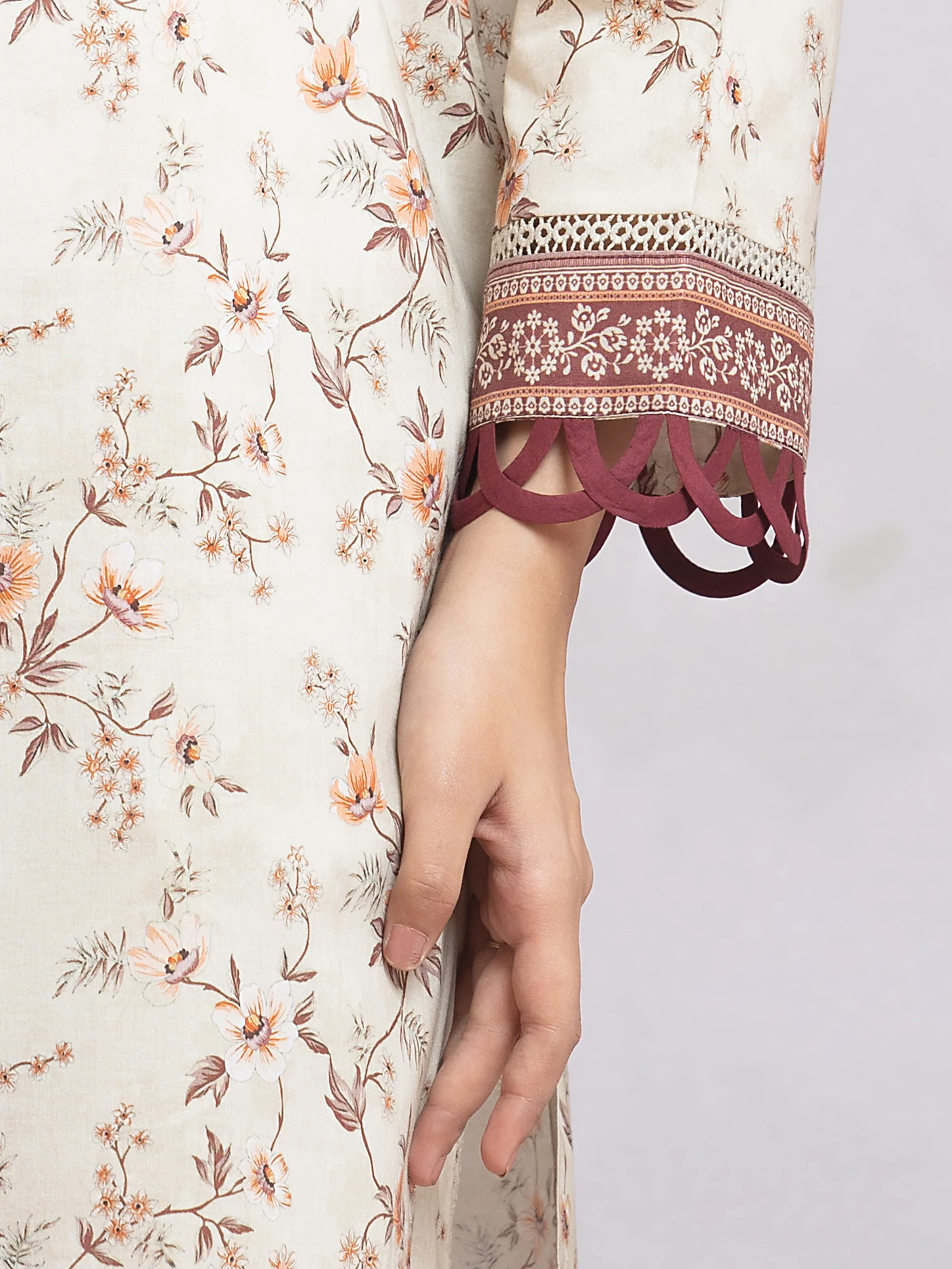 Unstitched  Printed Khaddar Shirt Dupatta - EWU24A3-29817SD - Image 4
