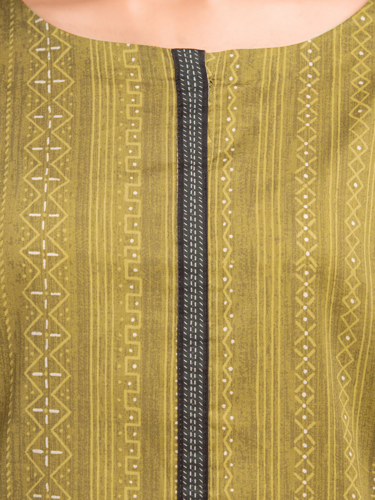 Unstitched Printed Khaddar Shirt - EWU23A3-27170S - Image 3
