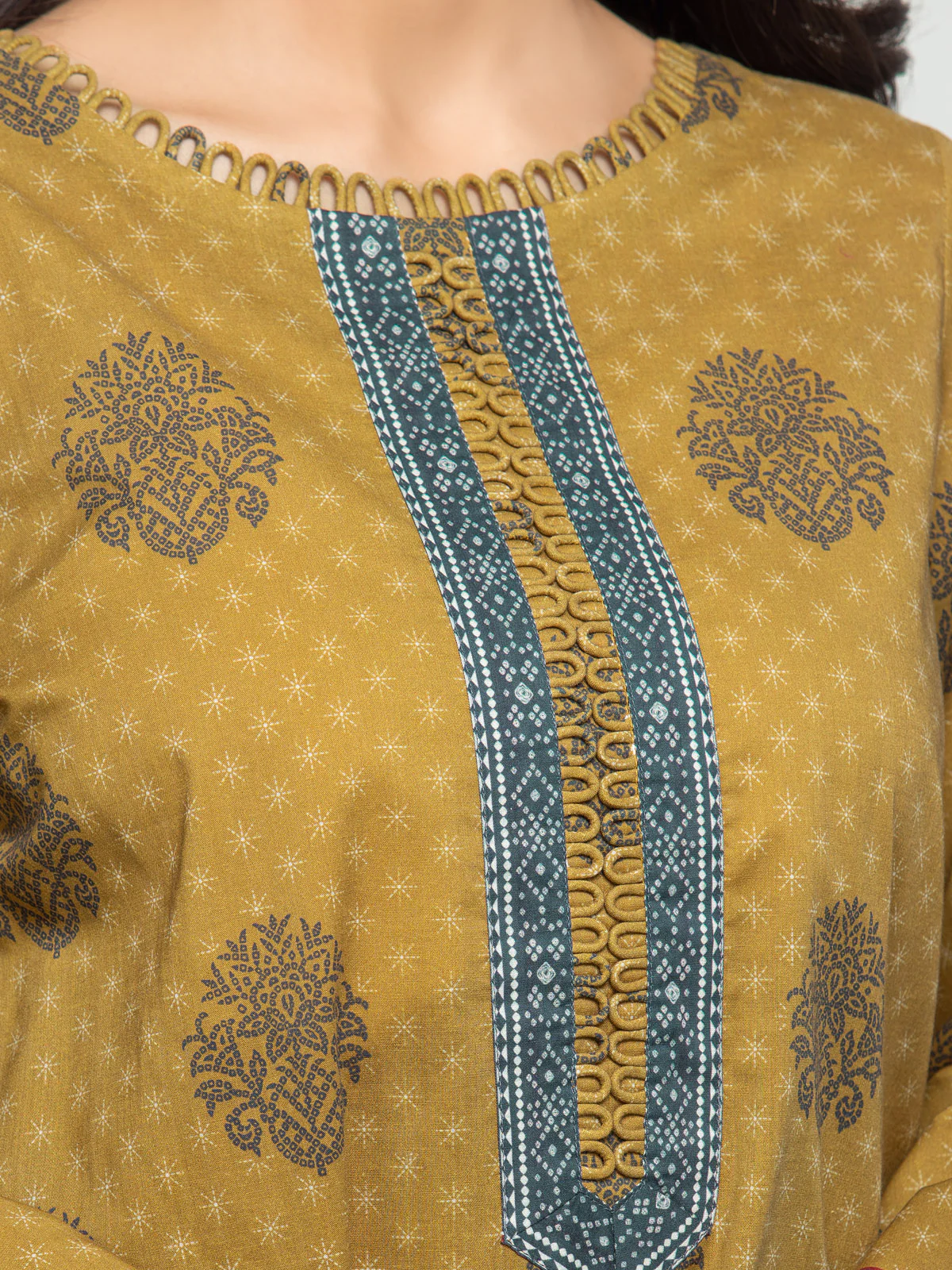 Unstitched Printed Khaddar Shirt - EWU23A3S-27606S - Image 3