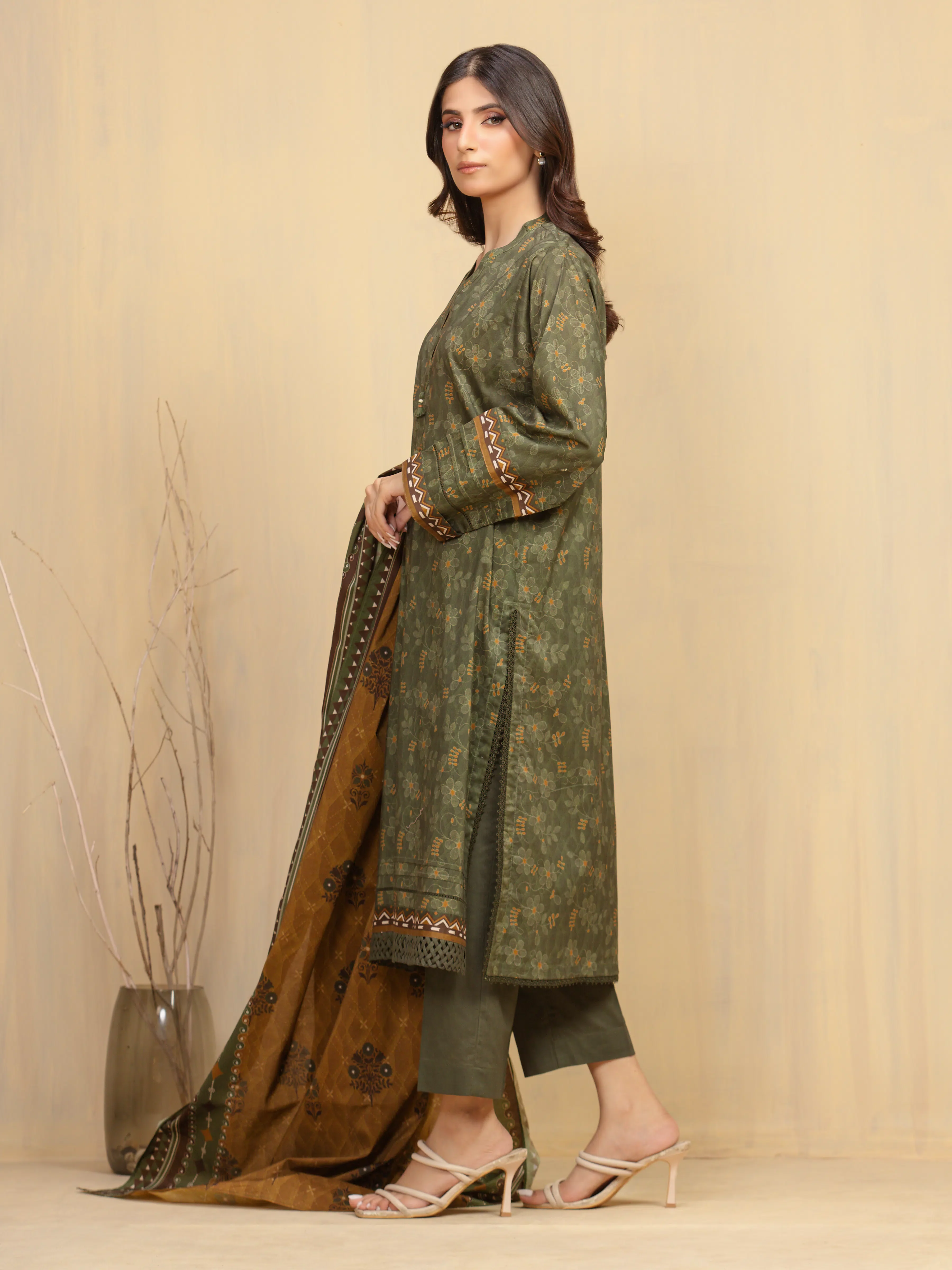 Unstitched Printed Khaddar Suit - EWU5A3-36013-3P - Image 5