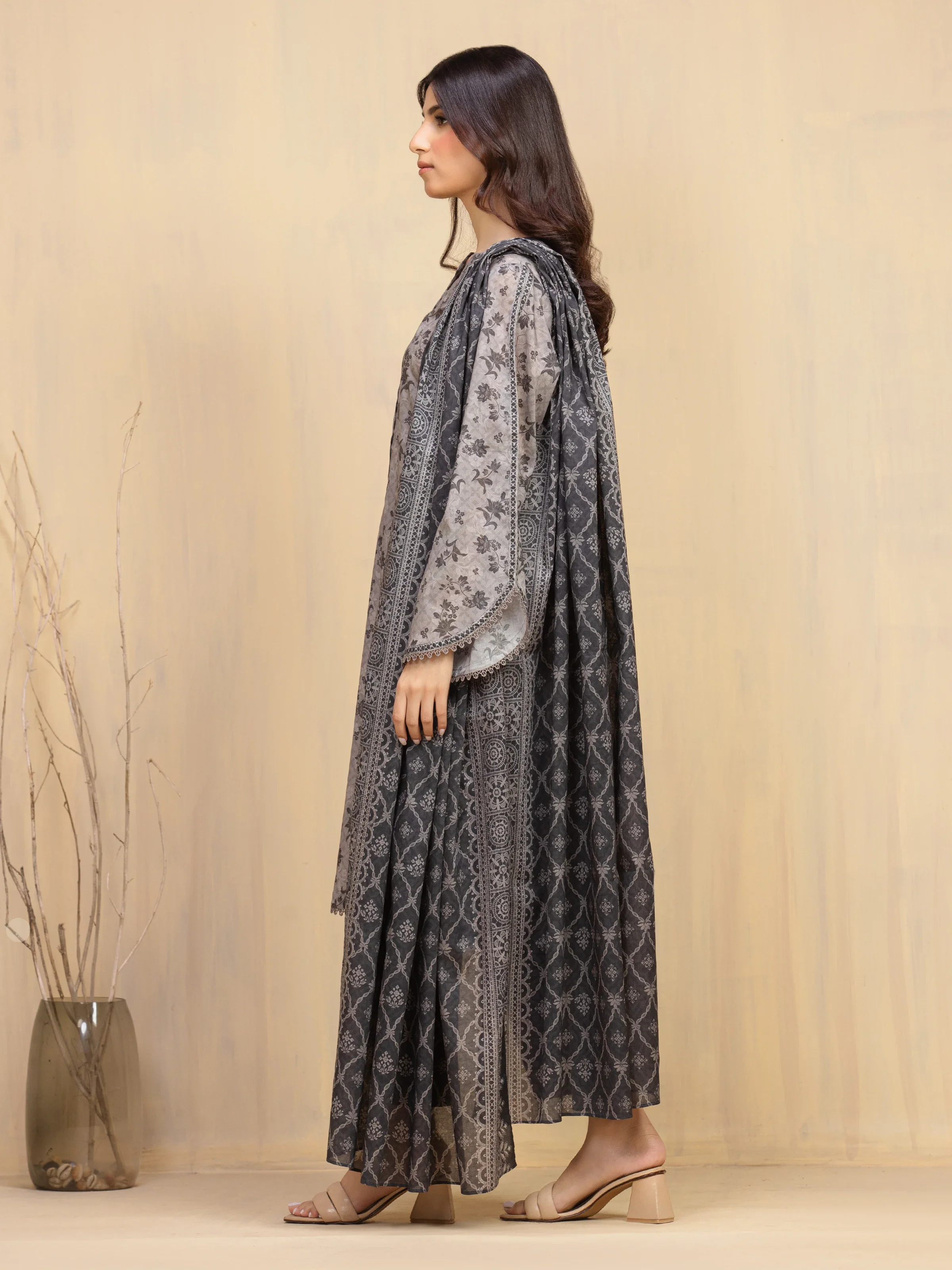Unstitched Printed Khaddar Suit - EWU5A3-36126-3P - Image 4