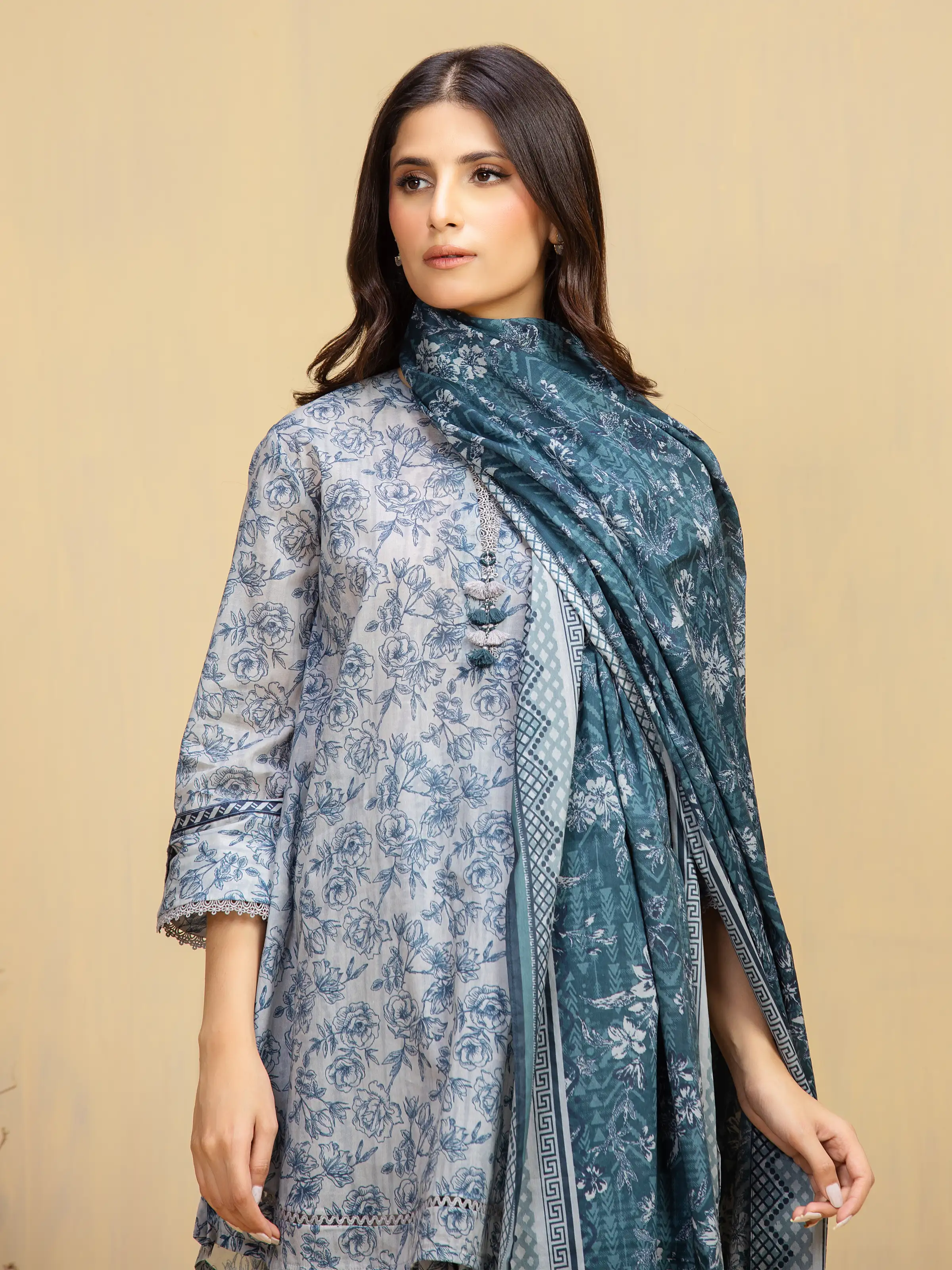 Unstitched Printed Khaddar Suit - EWU5A3-36130-3P - Image 2