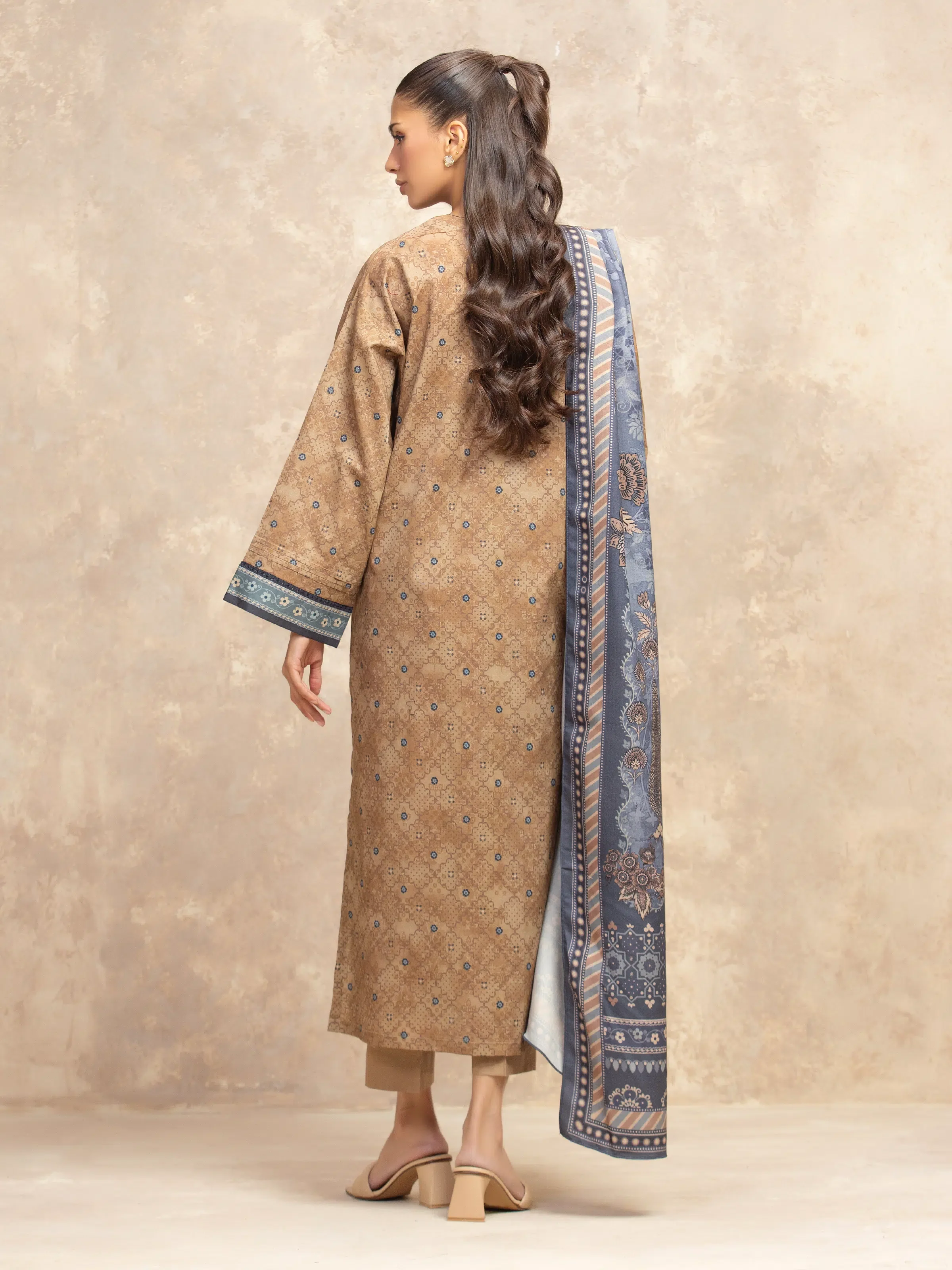 Unstitched  Printed Khaddar Shirt Dupatta - EWU5M3-011SD - Image 6