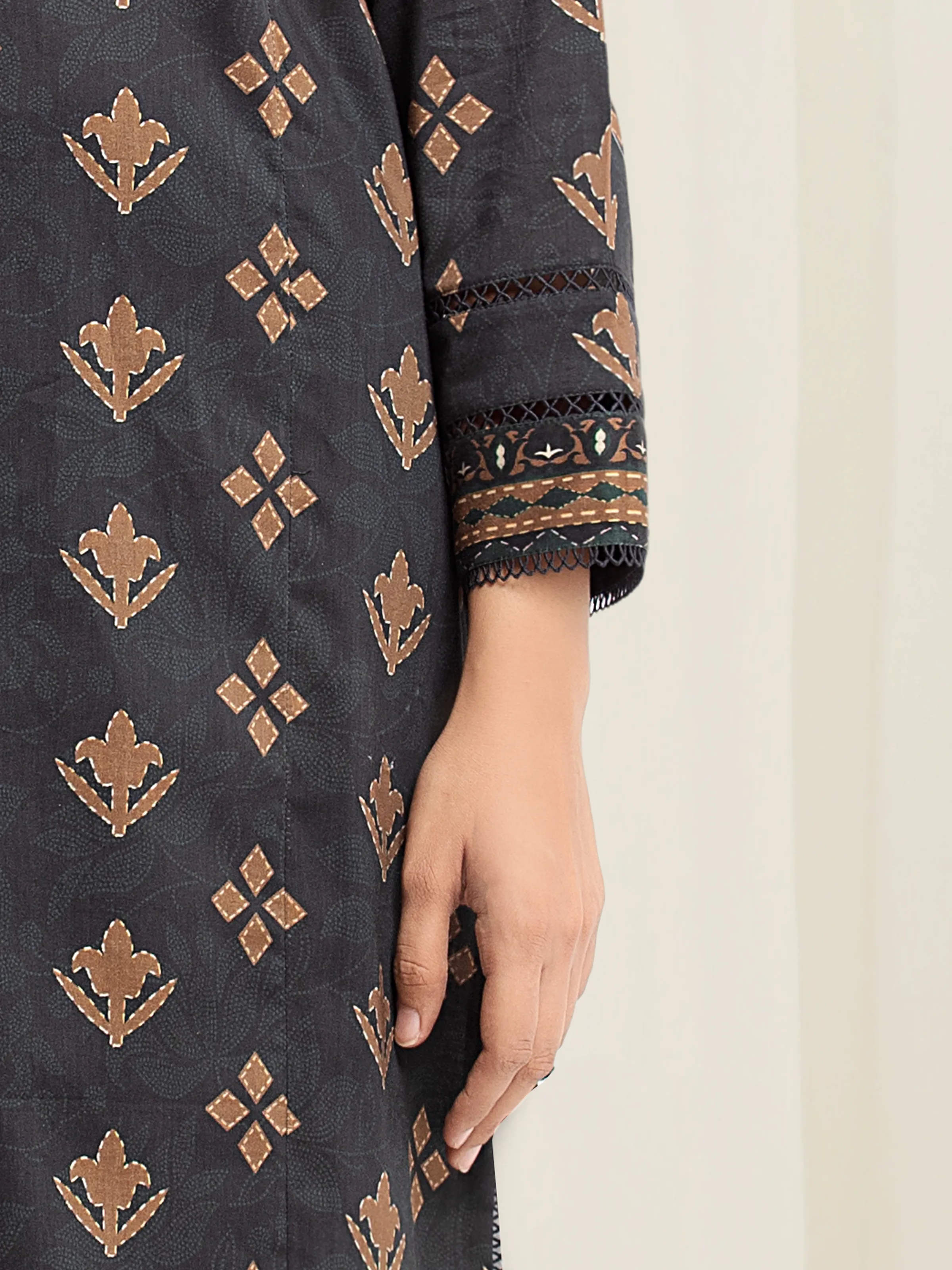 Unstitched Printed Khaddar Suit - EWU5M3-035-3P - Image 2