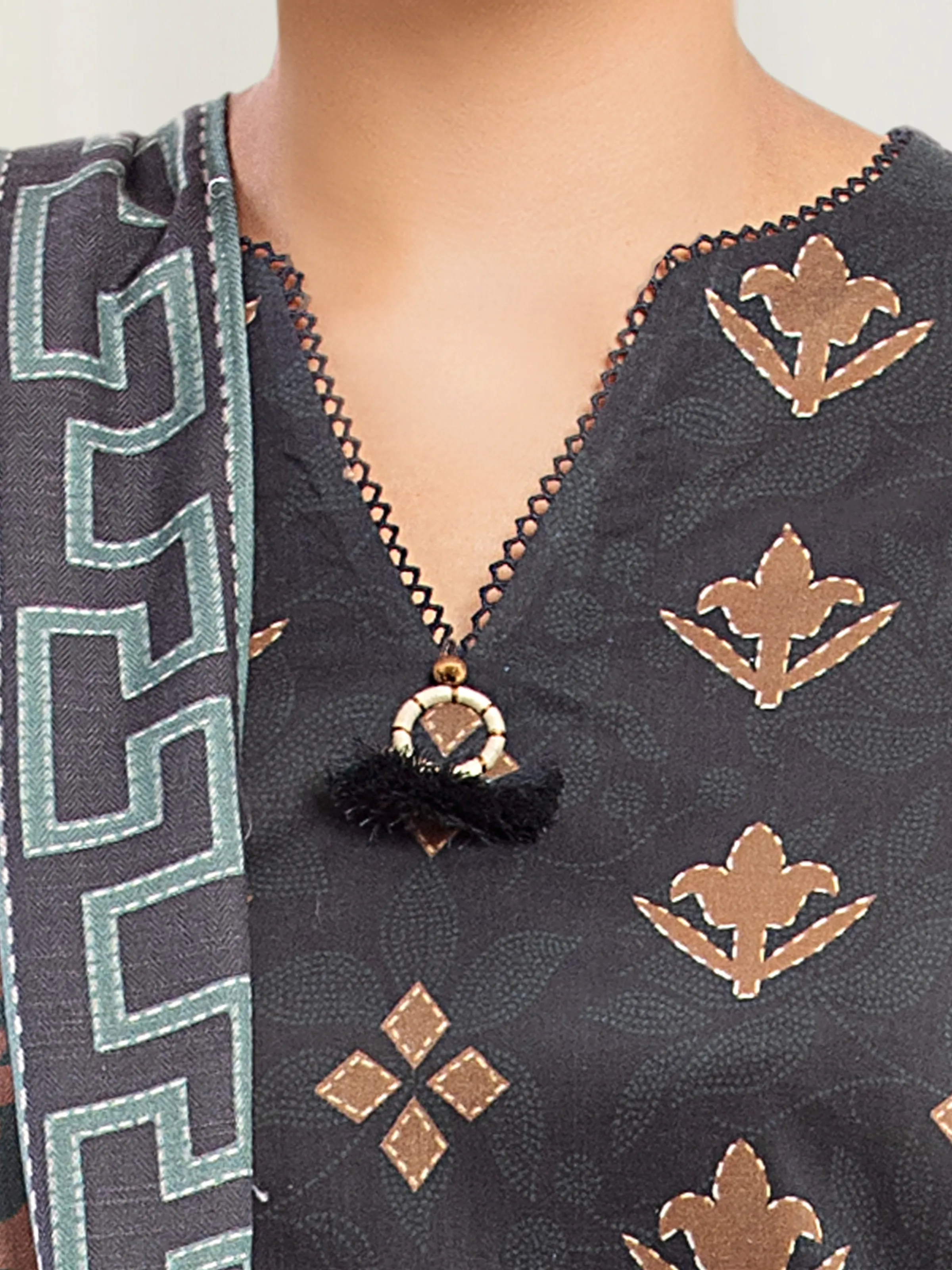 Unstitched Printed Khaddar Suit - EWU5M3-035-3P - Image 3