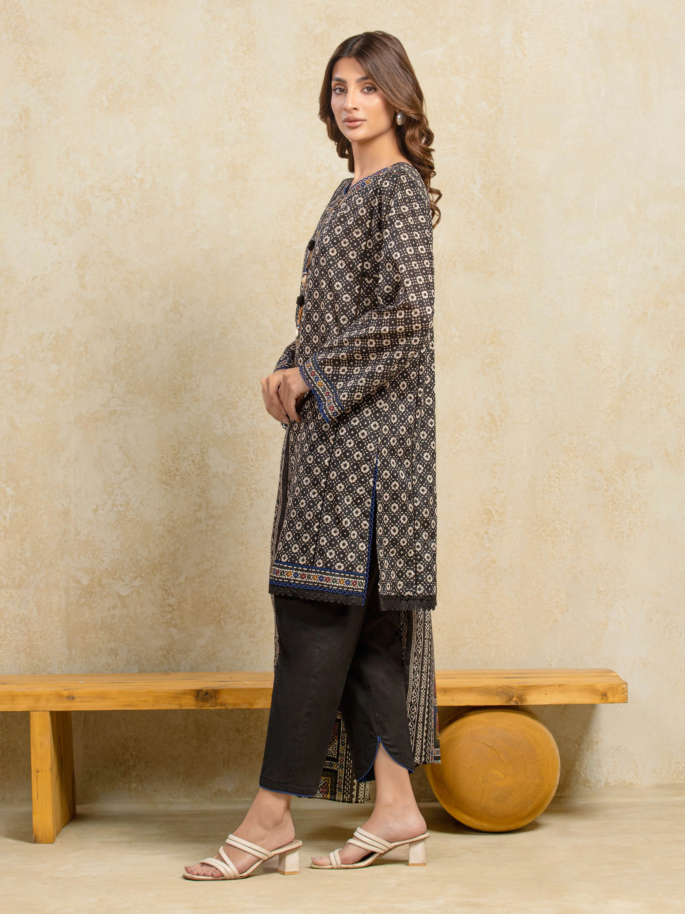Unstitched Printed Khaddar Suit - EWU5A3-35979-3P - Image 5