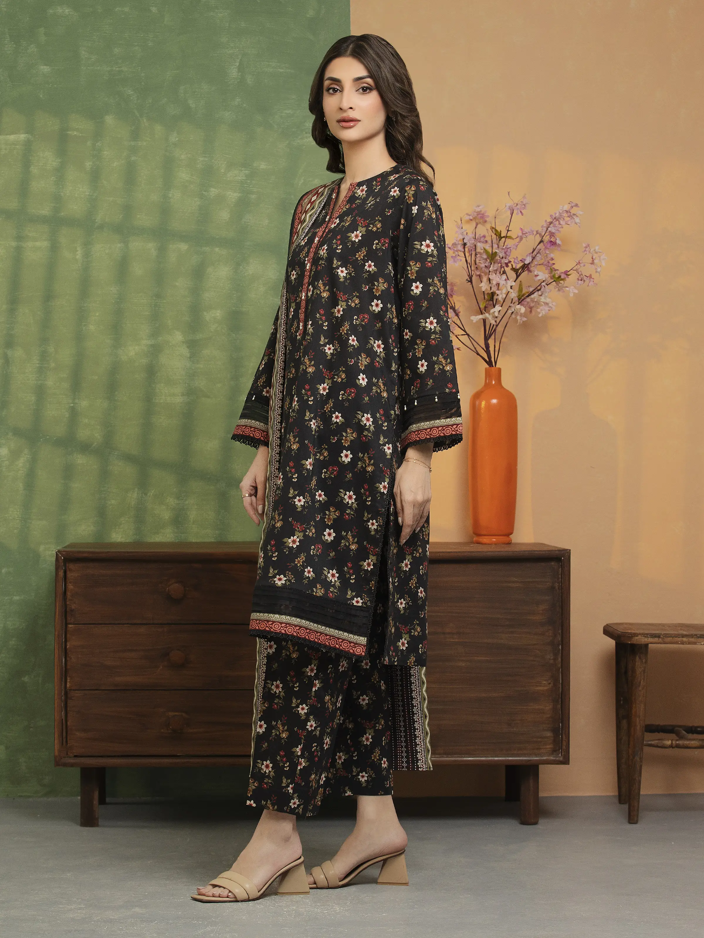 Unstitched Printed Khaddar Suit - EWU5A3-36111-3P - Image 4
