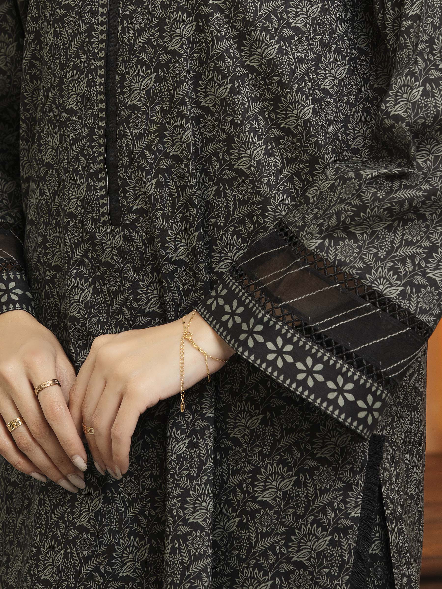 Unstitched Printed Khaddar Suit - EWU5A3-36112-3P - Image 4