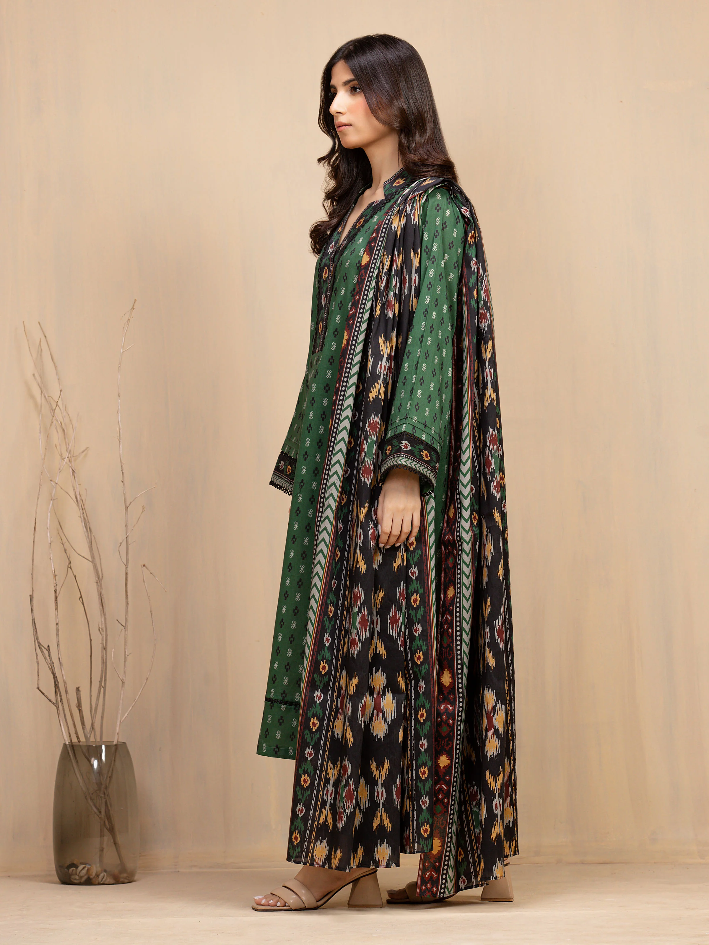 Unstitched Printed Khaddar Shirt - EWU5A3-36123S - Image 3