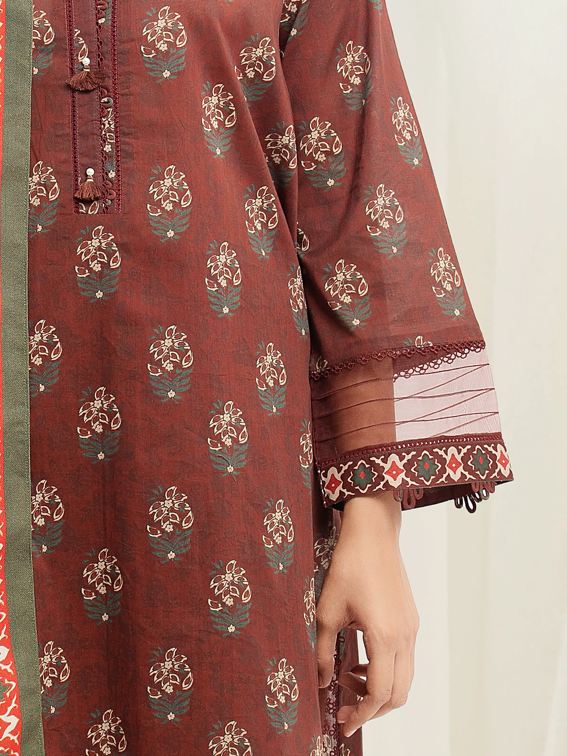 Unstitched Printed Khaddar Suit - EWU5M3-017-3P - Image 3