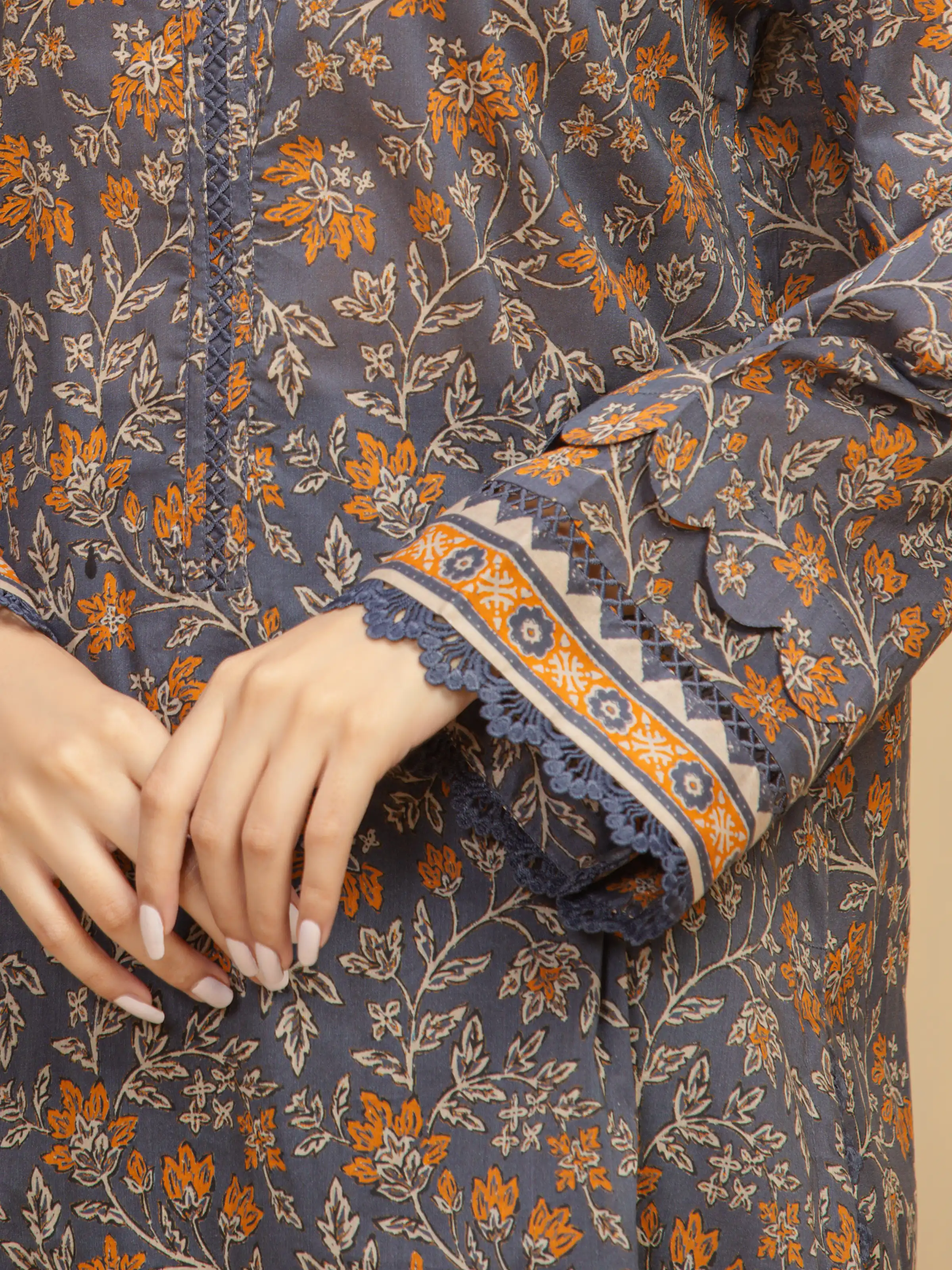 Unstitched Printed Khaddar Suit - EWU5M3-019-3P - Image 3