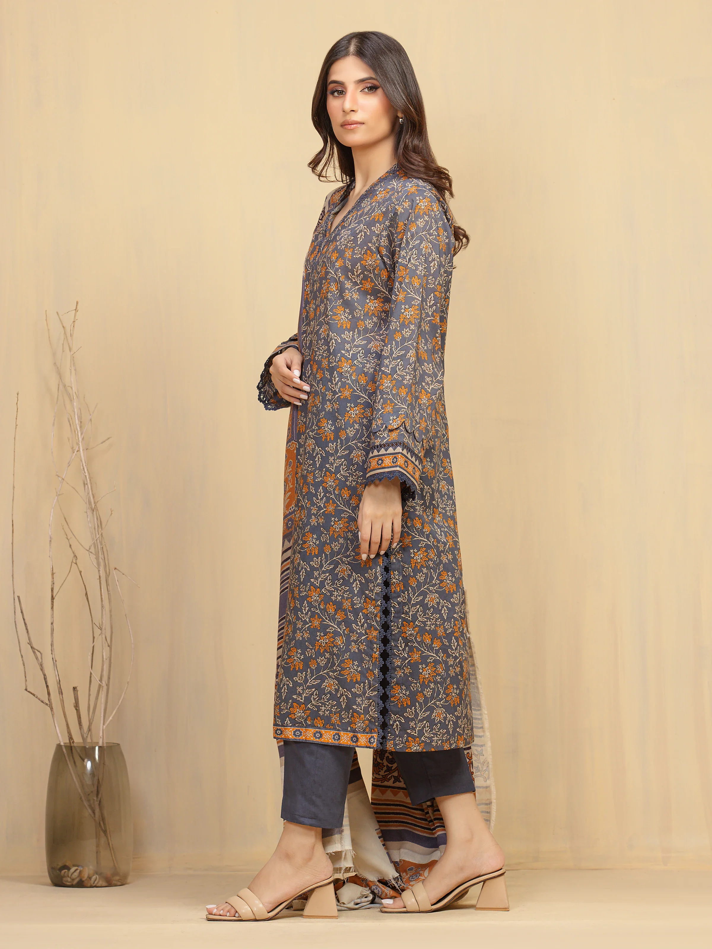 Unstitched Printed Khaddar Suit - EWU5M3-019-3P - Image 5