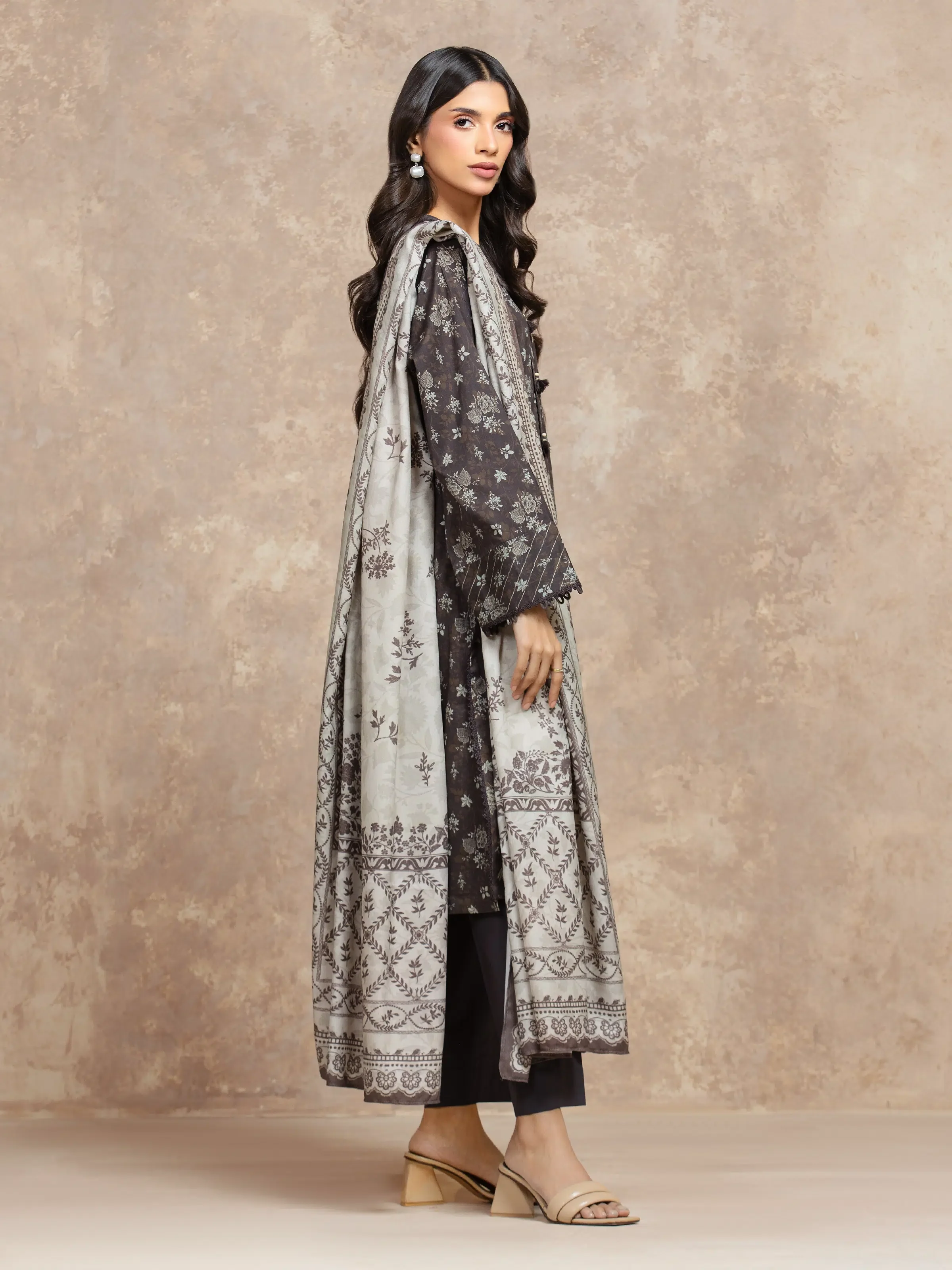 Unstitched Printed Khaddar Suit - EWU5M3-037-3P - Image 3
