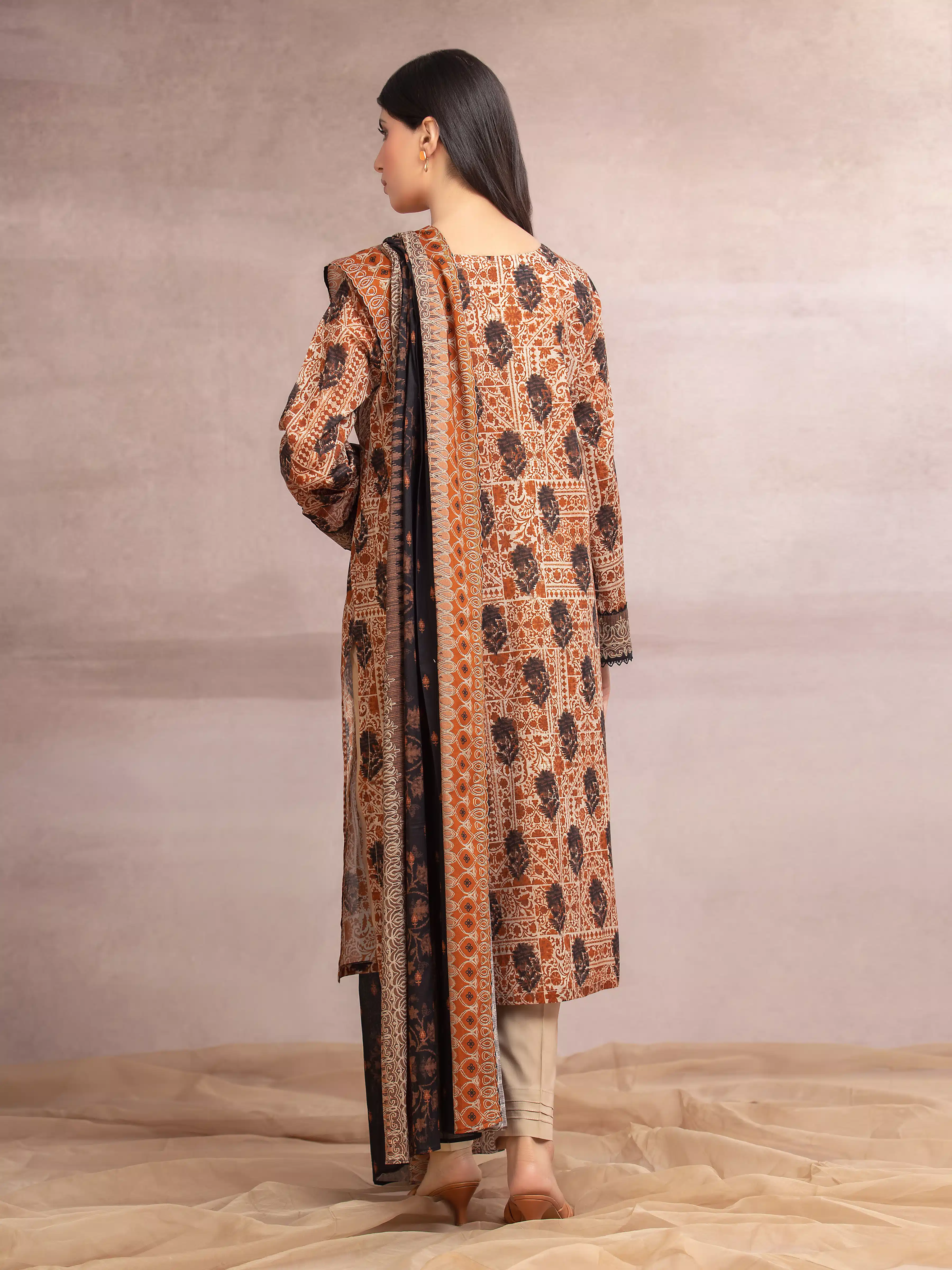 Unstitched Printed Khaddar Sirt - EWU24A3-27097S - Image 2