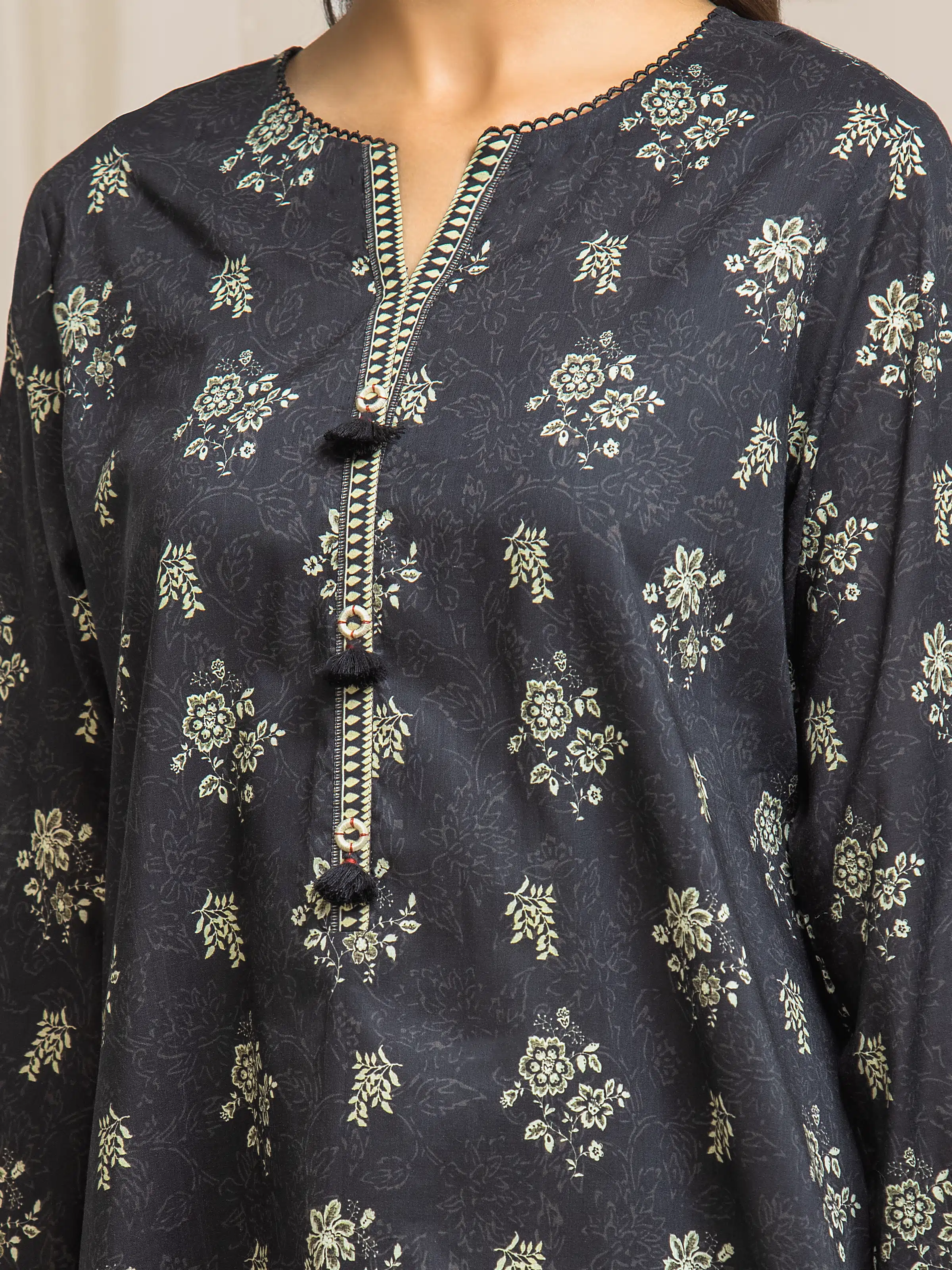Unstitched Printed Lawn Suit - EWU6A1-35286-3P - Image 4