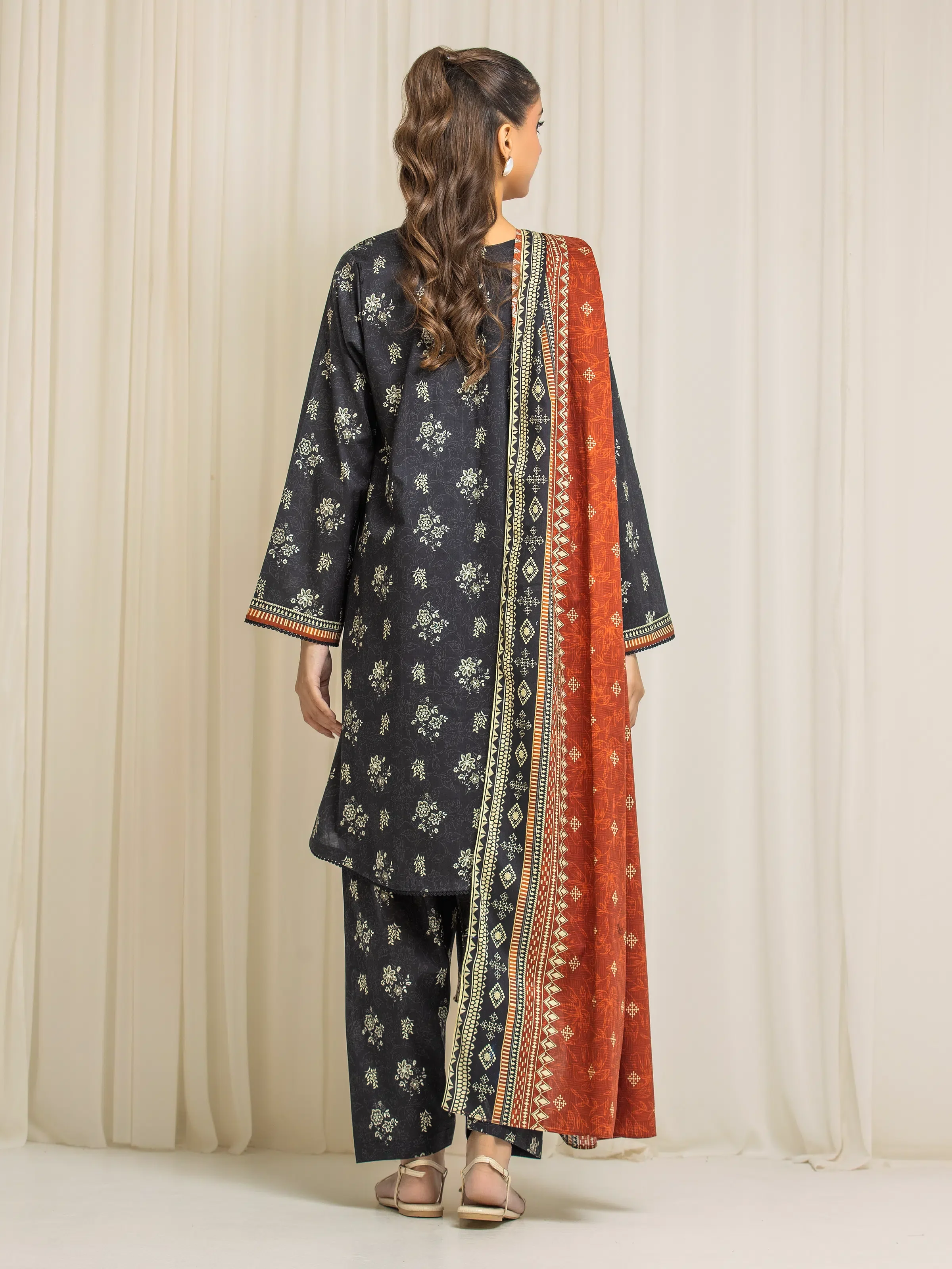 Unstitched Printed Lawn Suit - EWU6A1-35286-3P - Image 6