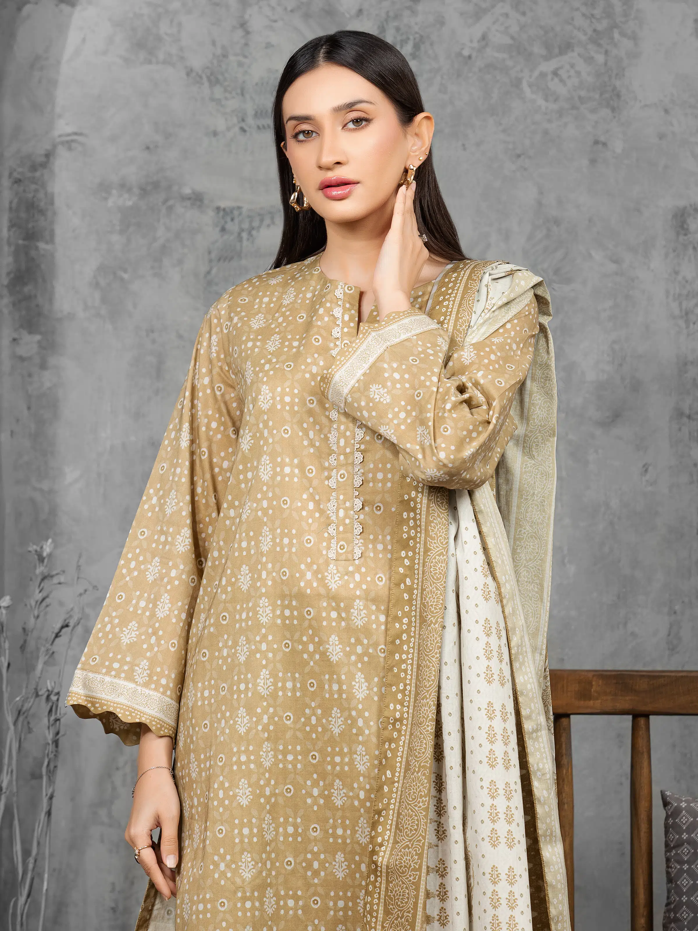 Unstitched Printed Lawn Suit - EWU6A1-36519-3P - Image 2
