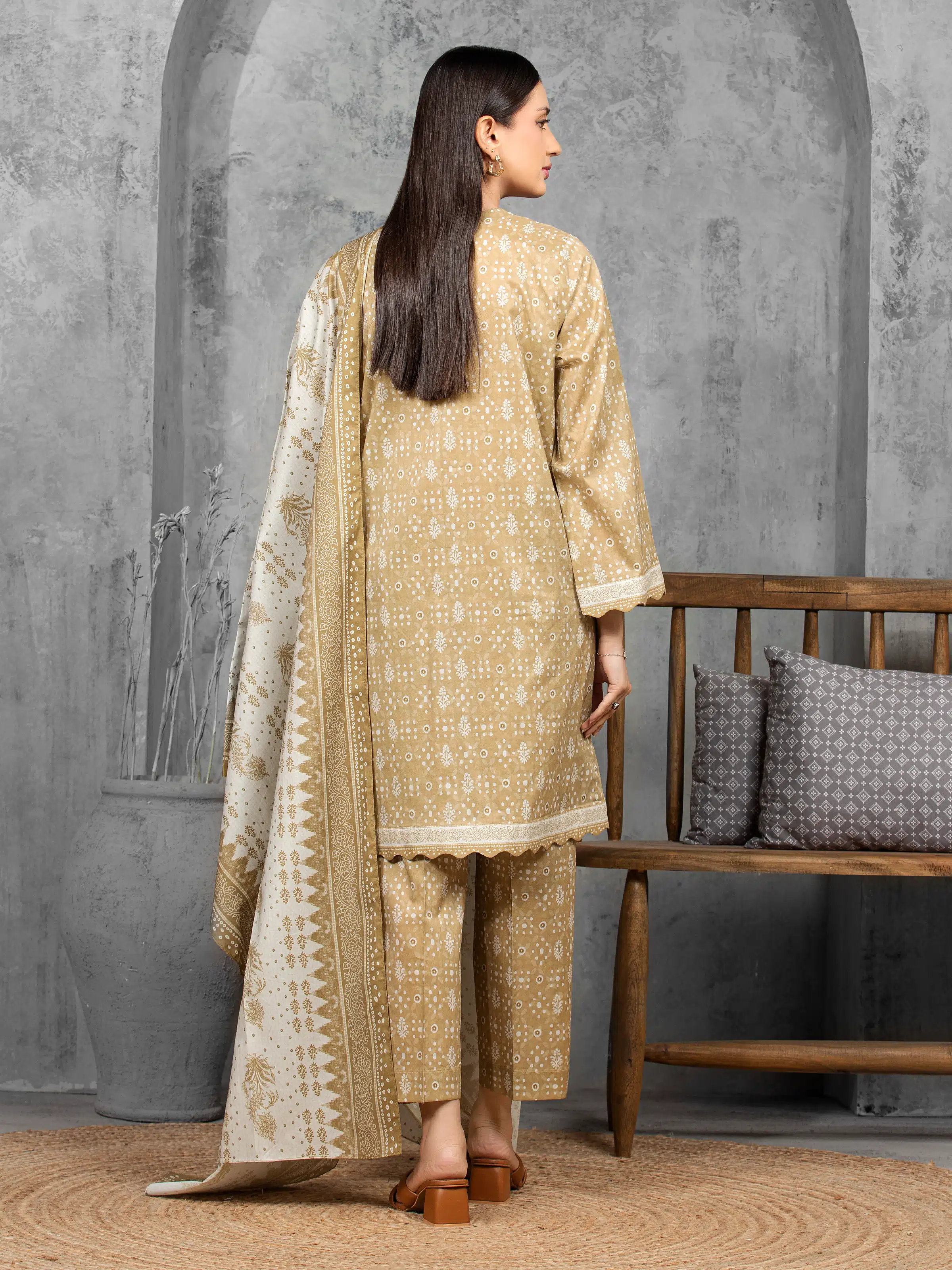 Unstitched Printed Lawn Suit - EWU6A1-36519-3P - Image 6