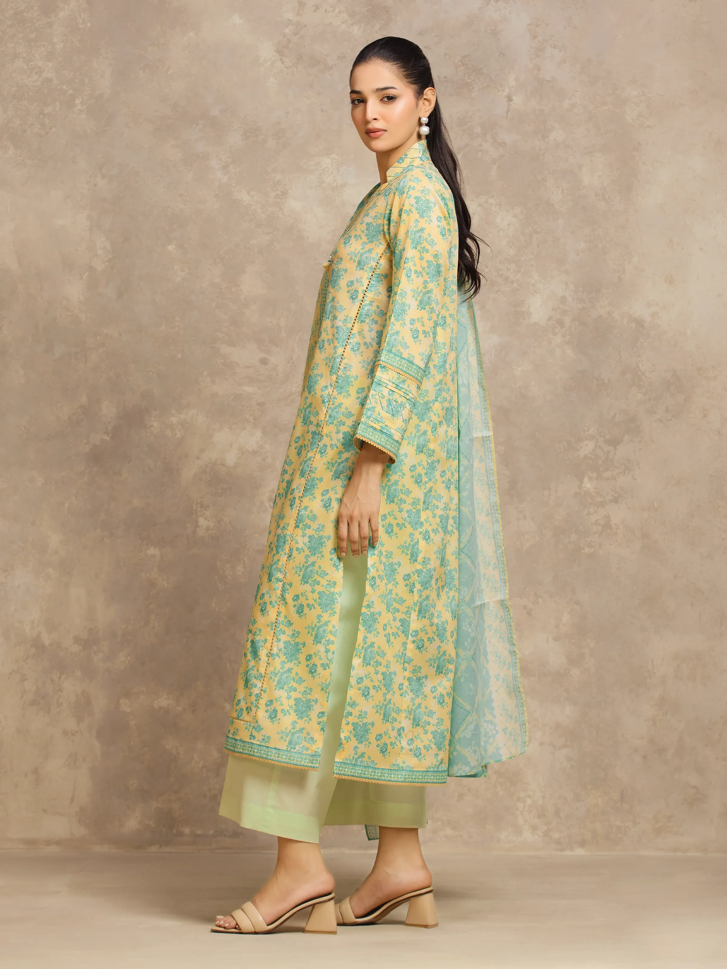 Unstitched Printed Lawn Suit - EWU6A1-36520-3P - Image 5
