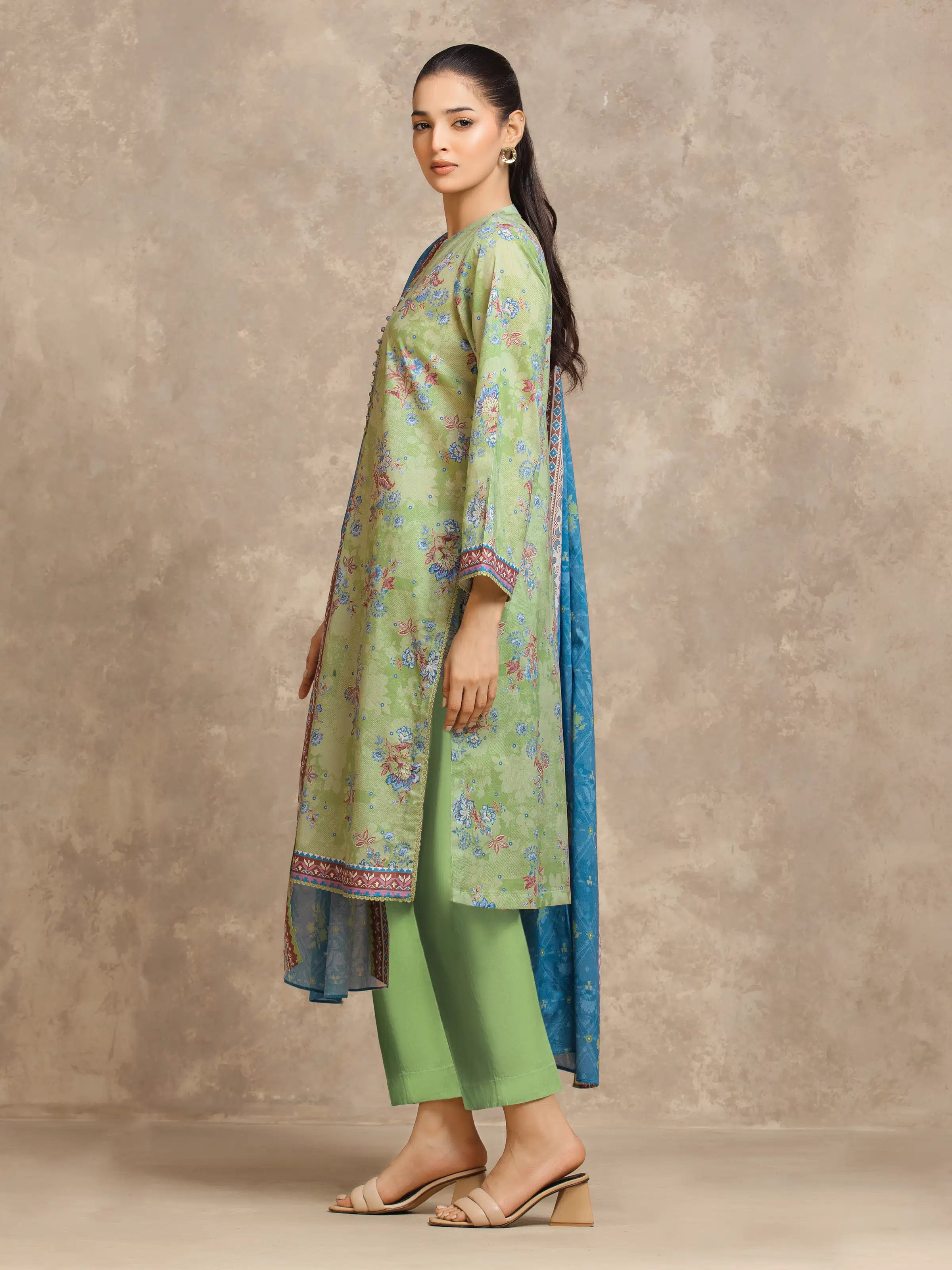 Unstitched Printed Lawn Suit - EWU6A1-36545-3P - Image 5