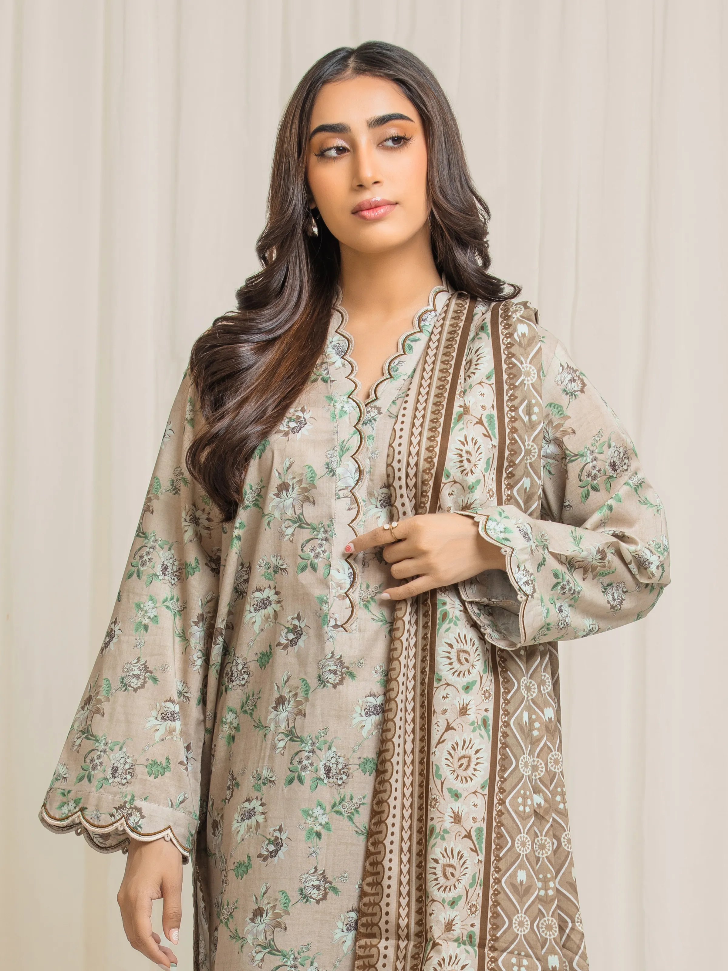 Unstitched Printed Lawn Suit - EWU6A1-36557-3P - Image 2