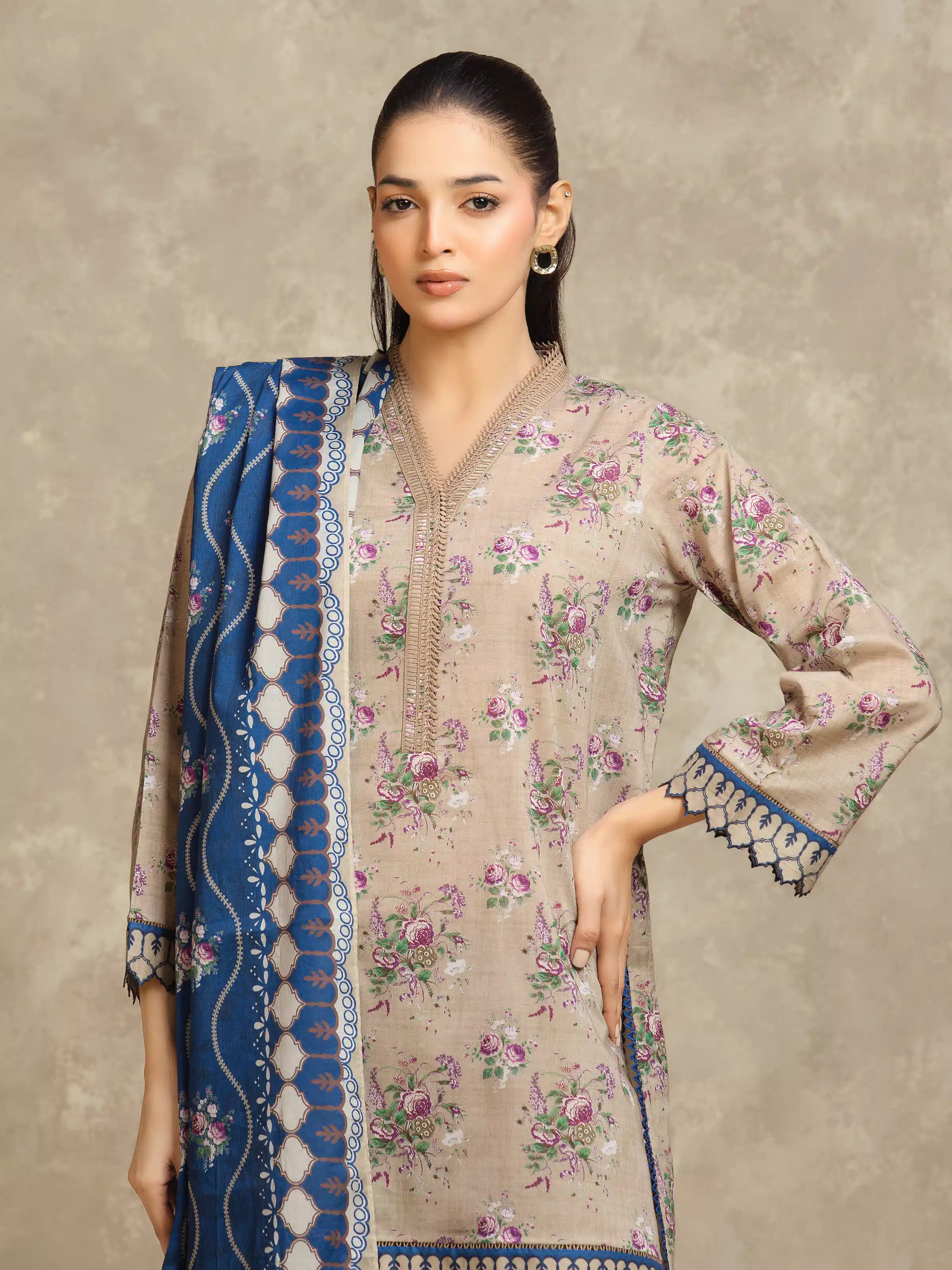 Unstitched Printed Lawn Suit - EWU6A1-36558-3P - Image 2