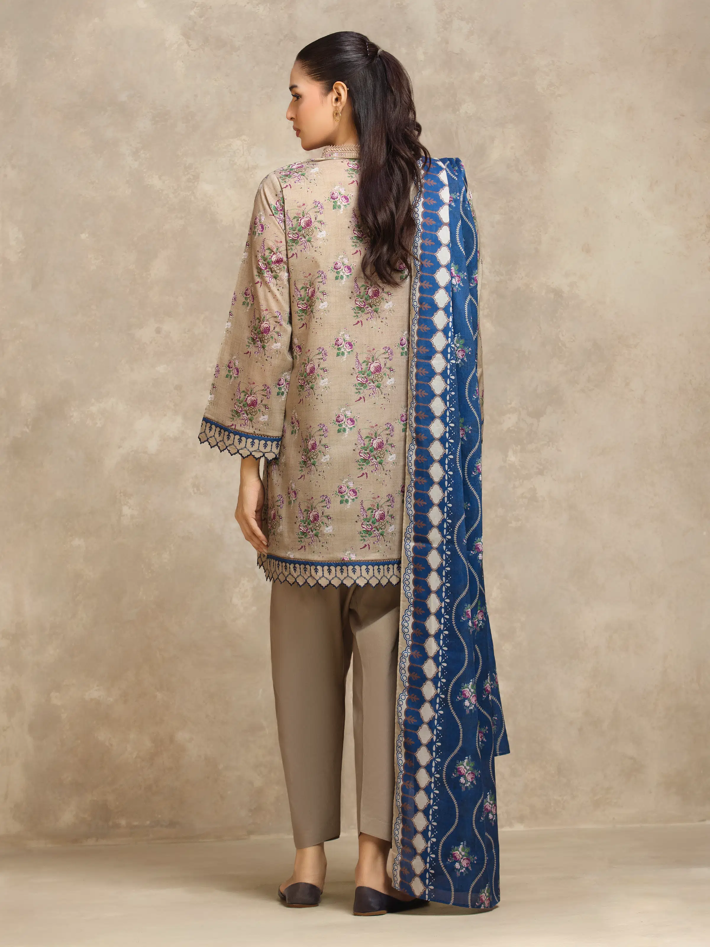 Unstitched Printed Lawn Suit - EWU6A1-36558-3P - Image 6