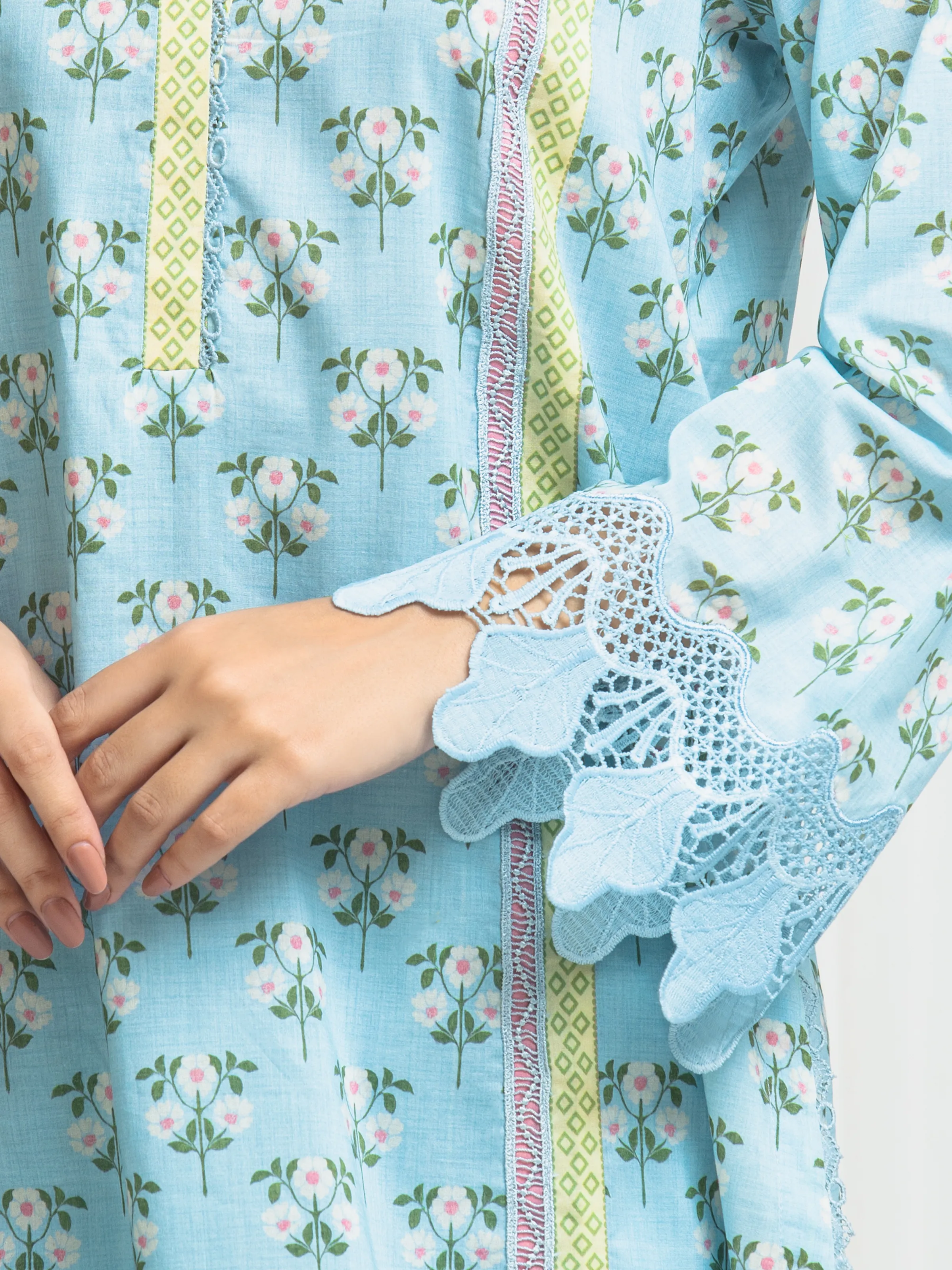 Unstitched Printed Lawn Suit - EWU6A1-36569-3P - Image 4