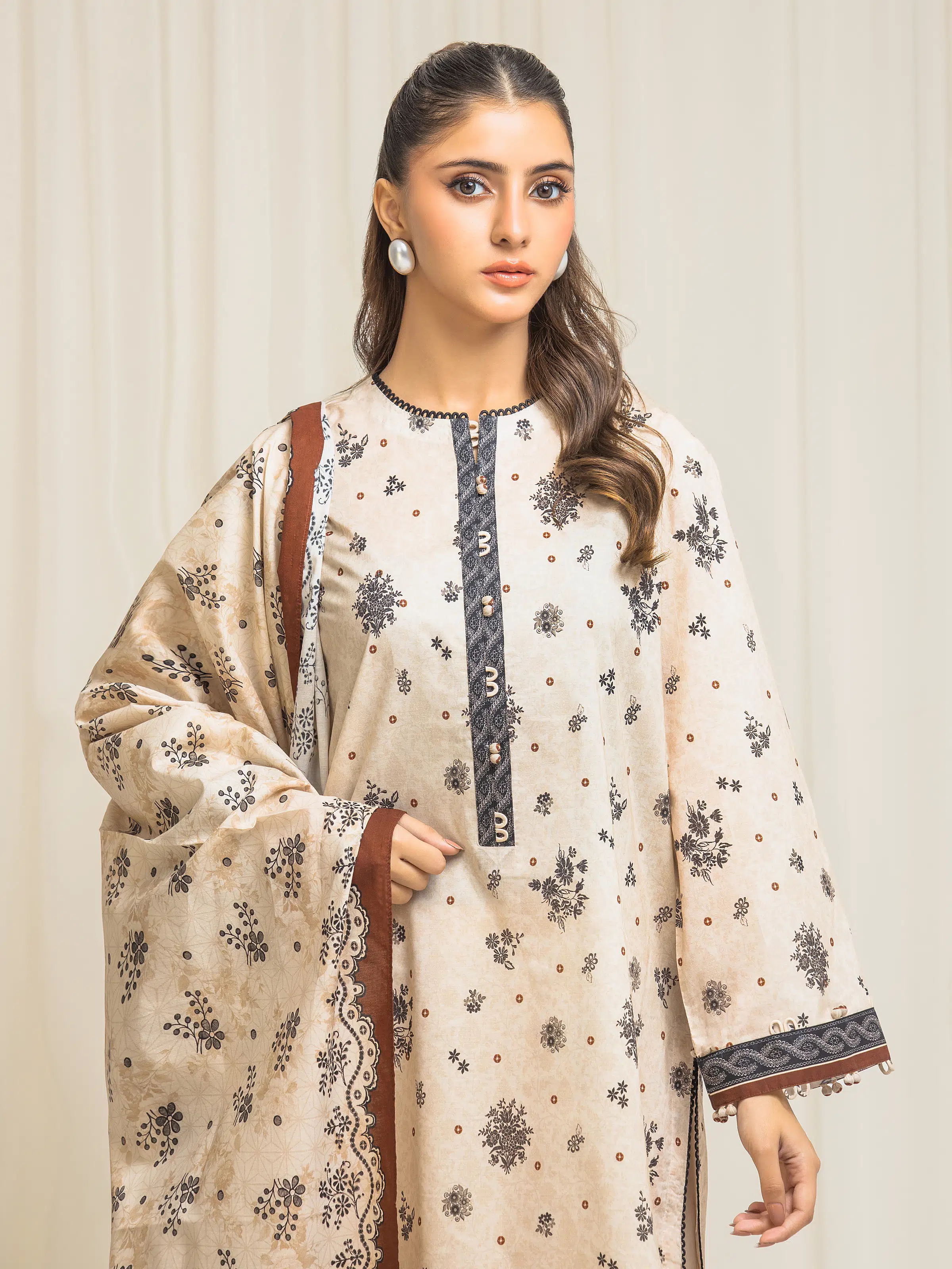 Unstitched Printed Lawn Suit - EWU6A1-36570-3P - Image 2
