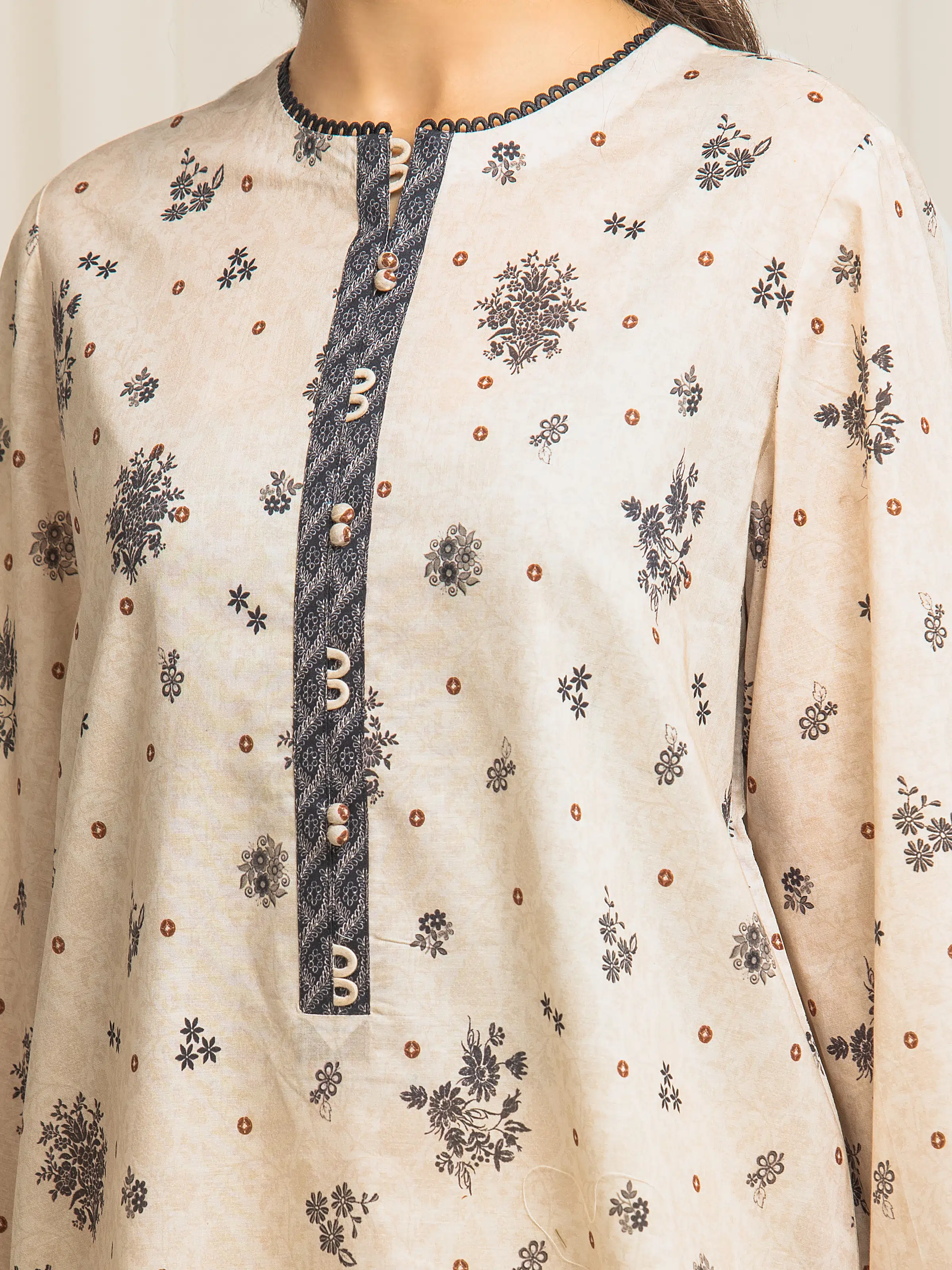 Unstitched Printed Lawn Suit - EWU6A1-36570-3P - Image 4