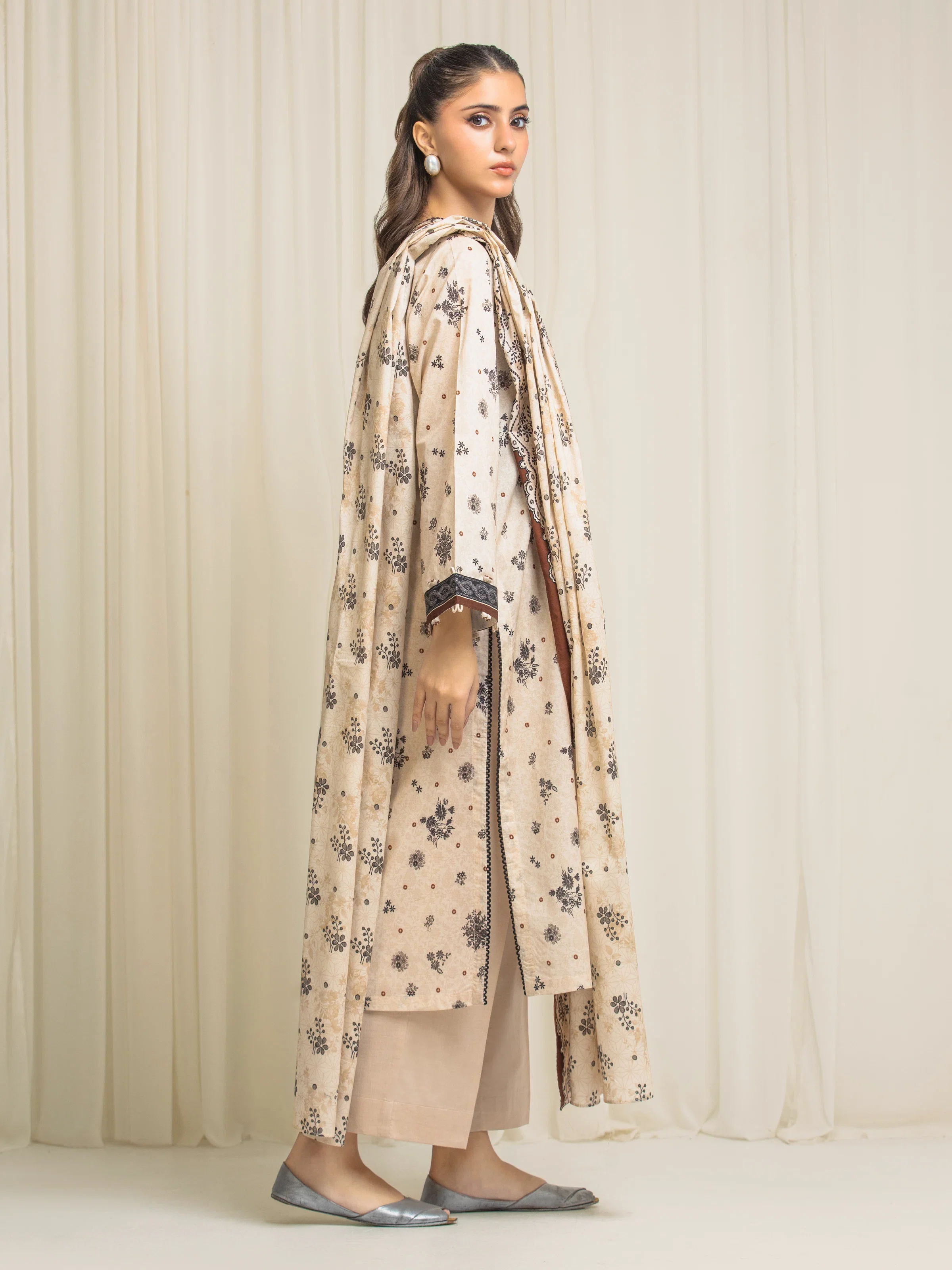 Unstitched Printed Lawn Suit - EWU6A1-36570-3P - Image 6