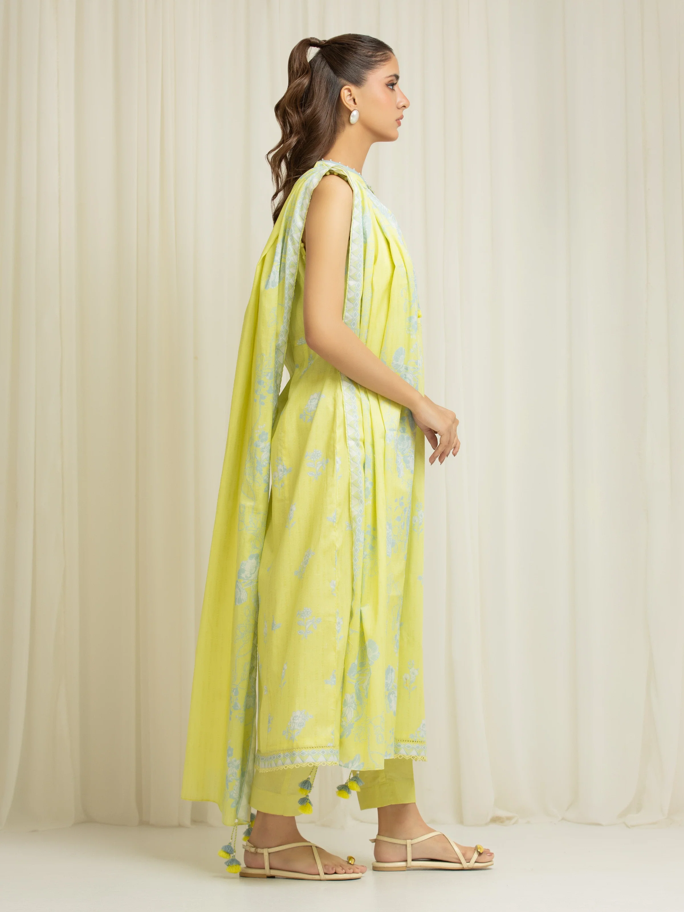 Unstitched Printed Lawn Suit - EWU6A1-36587-3P - Image 4