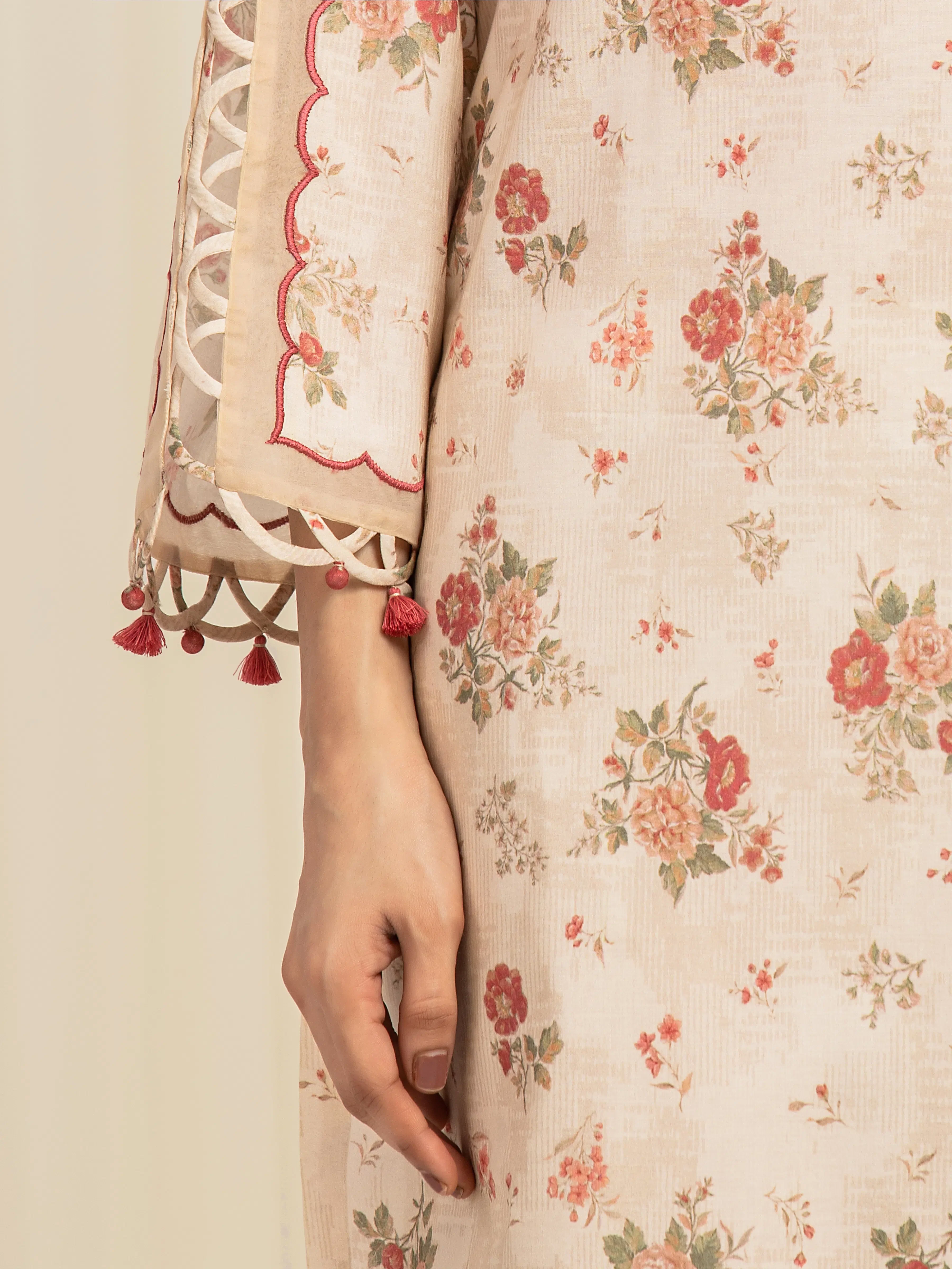 Unstitched Printed Lawn Suit - EWU6A1-36594-3P - Image 4