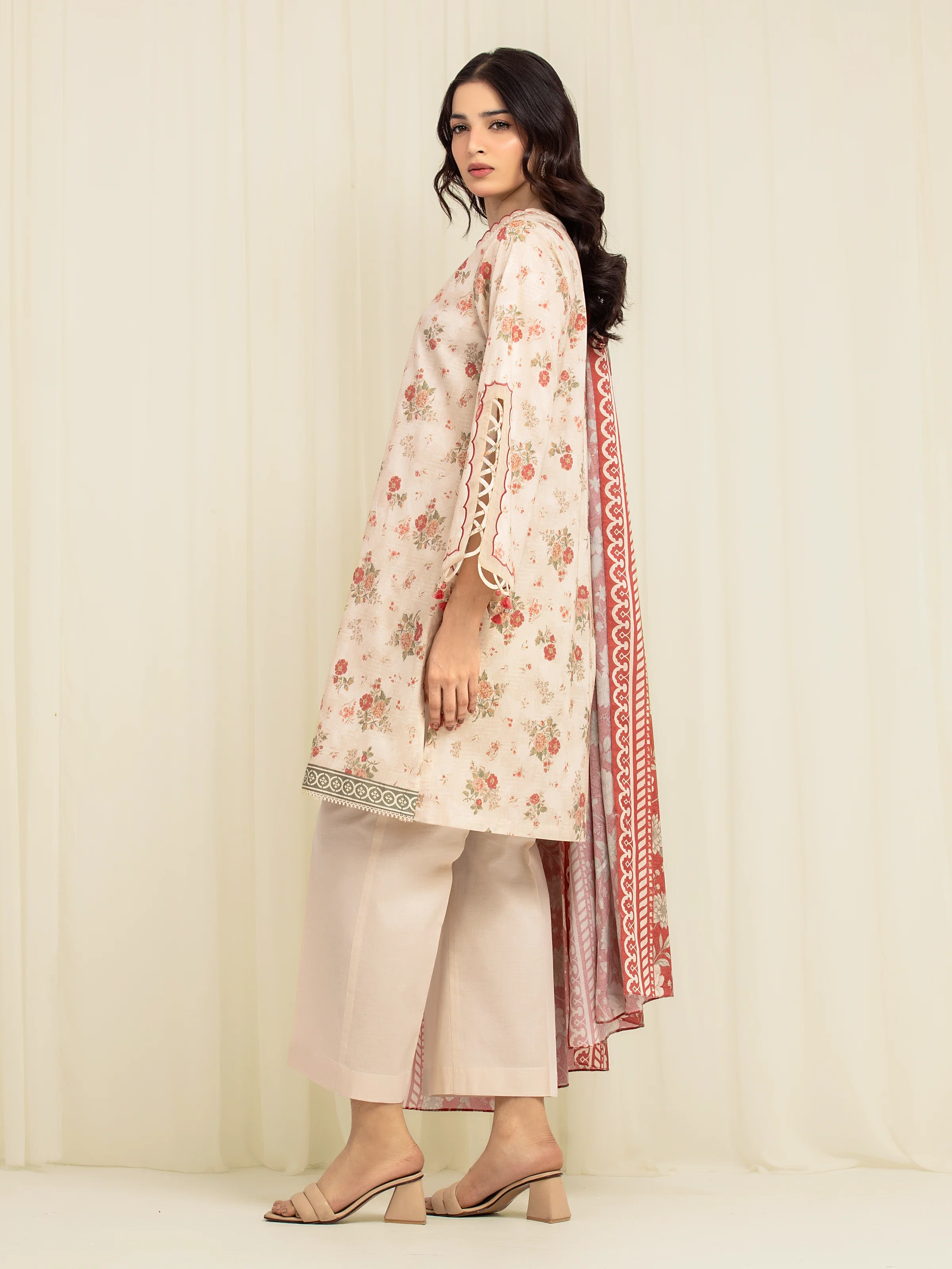 Unstitched Printed Lawn Suit - EWU6A1-36594-3P - Image 5