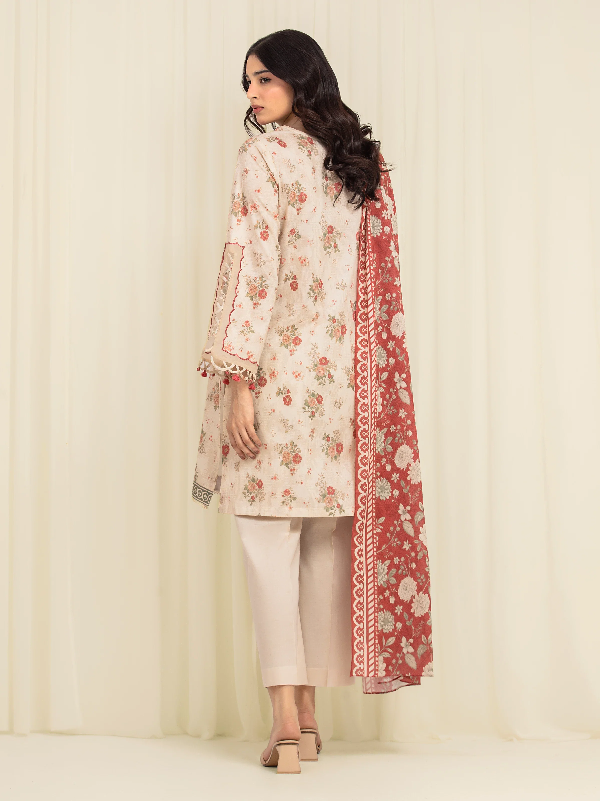 Unstitched Printed Lawn Suit - EWU6A1-36594-3P - Image 6