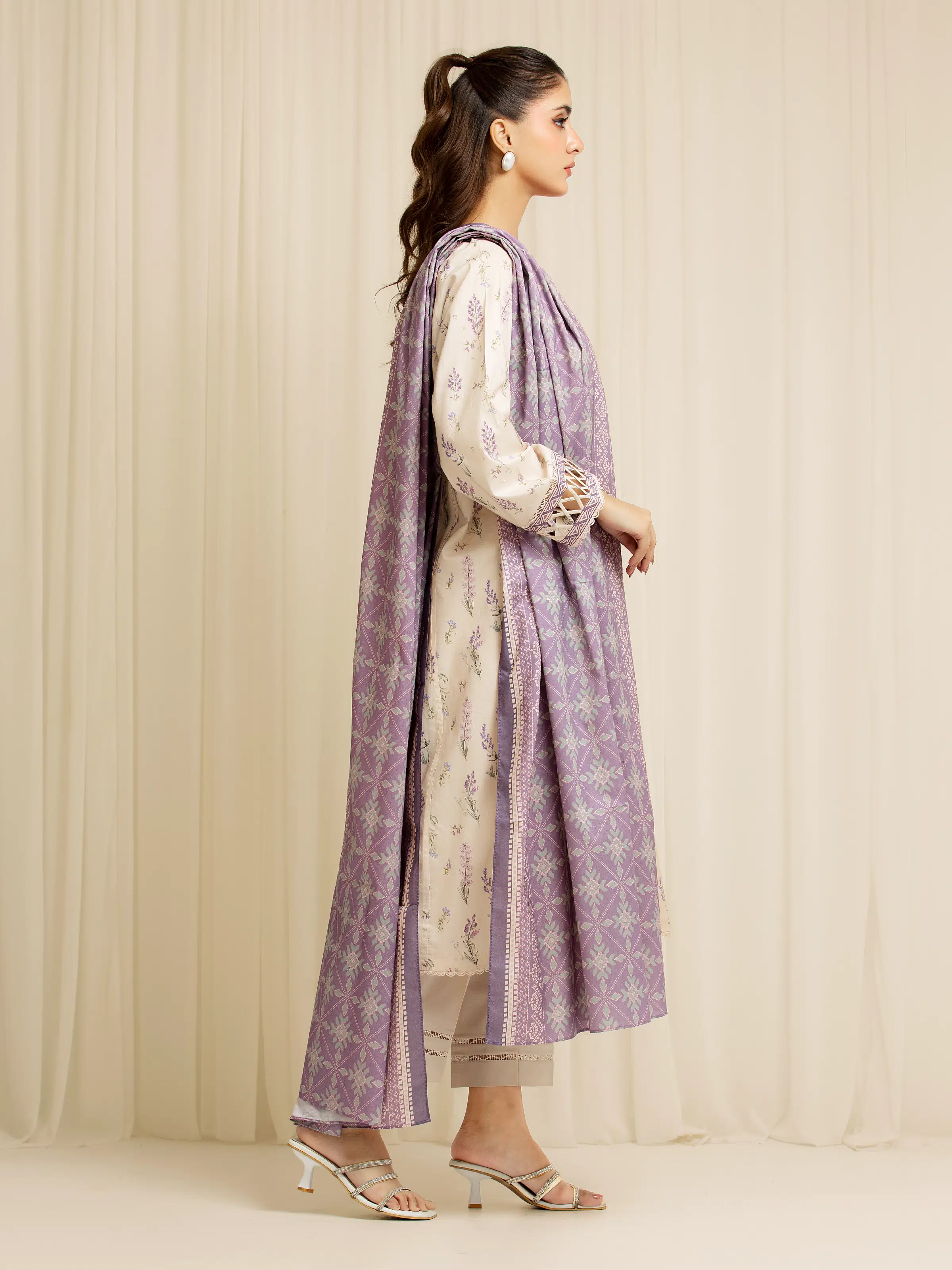 Unstitched Printed Lawn Suit - EWU6A1-36598-3P - Image 5