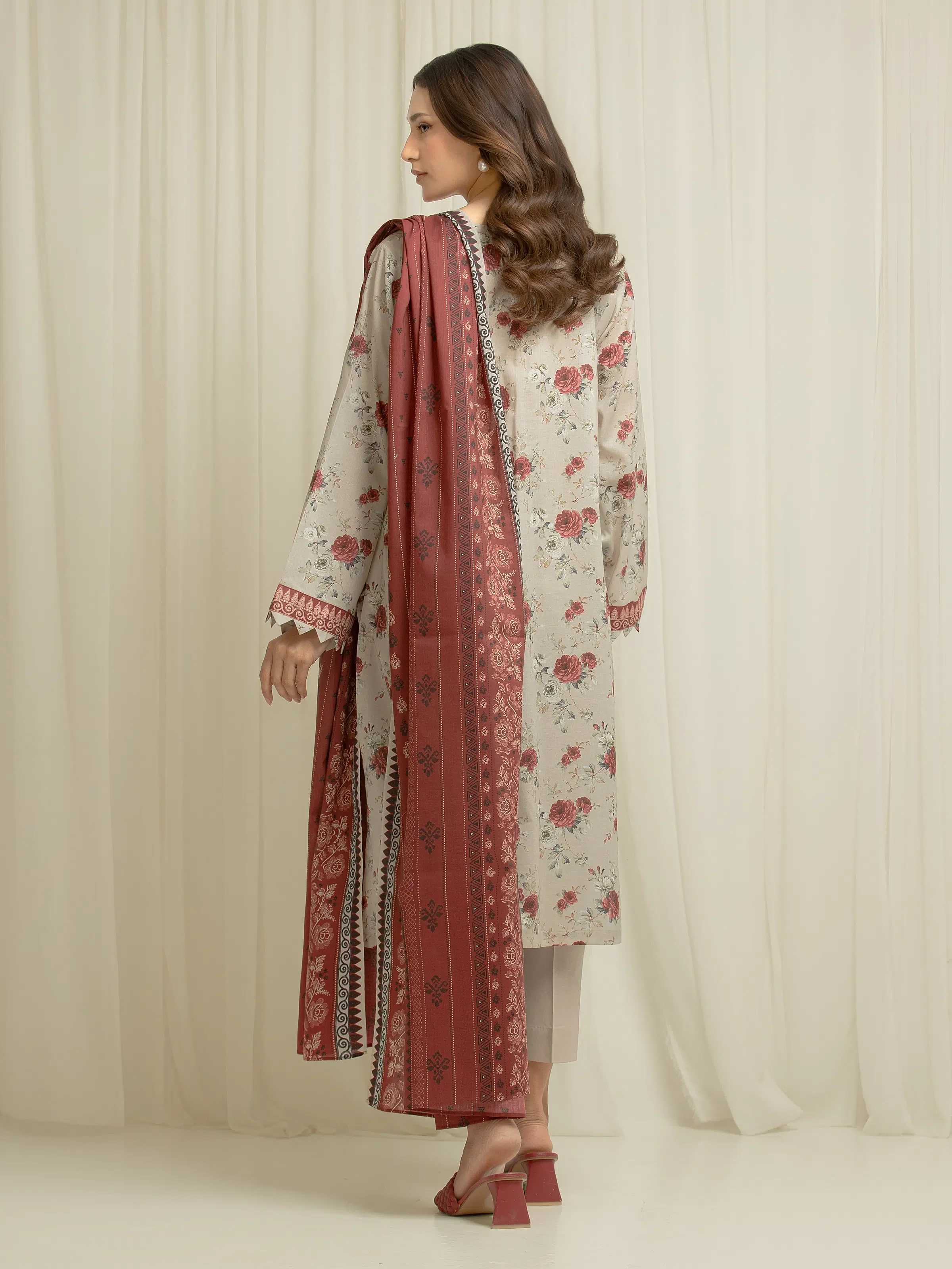 Unstitched Printed Lawn Suit - EWU6A1-36599-3P - Image 6