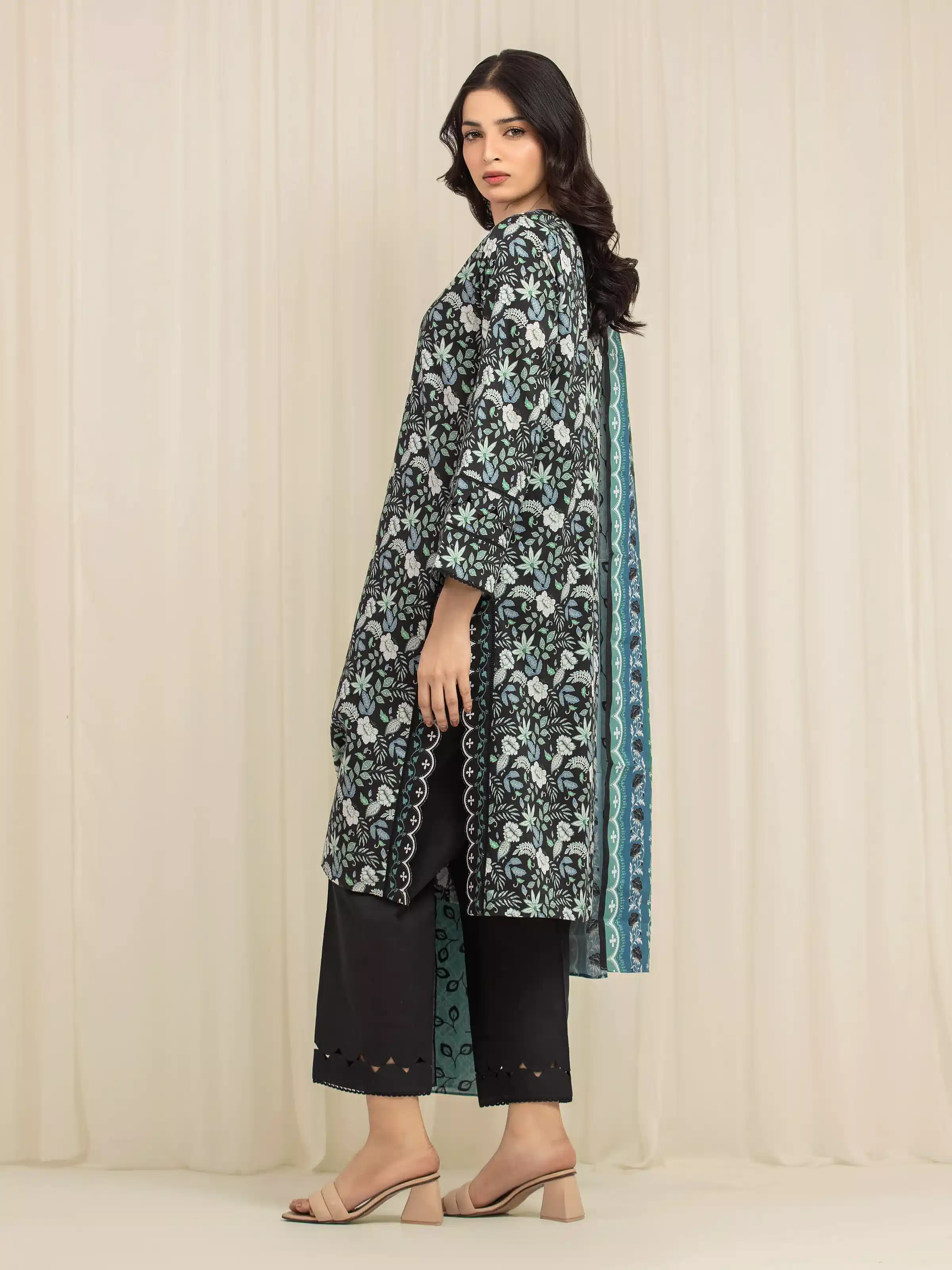 Unstitched Printed Lawn Suit - EWU6A1-36602-3P - Image 5