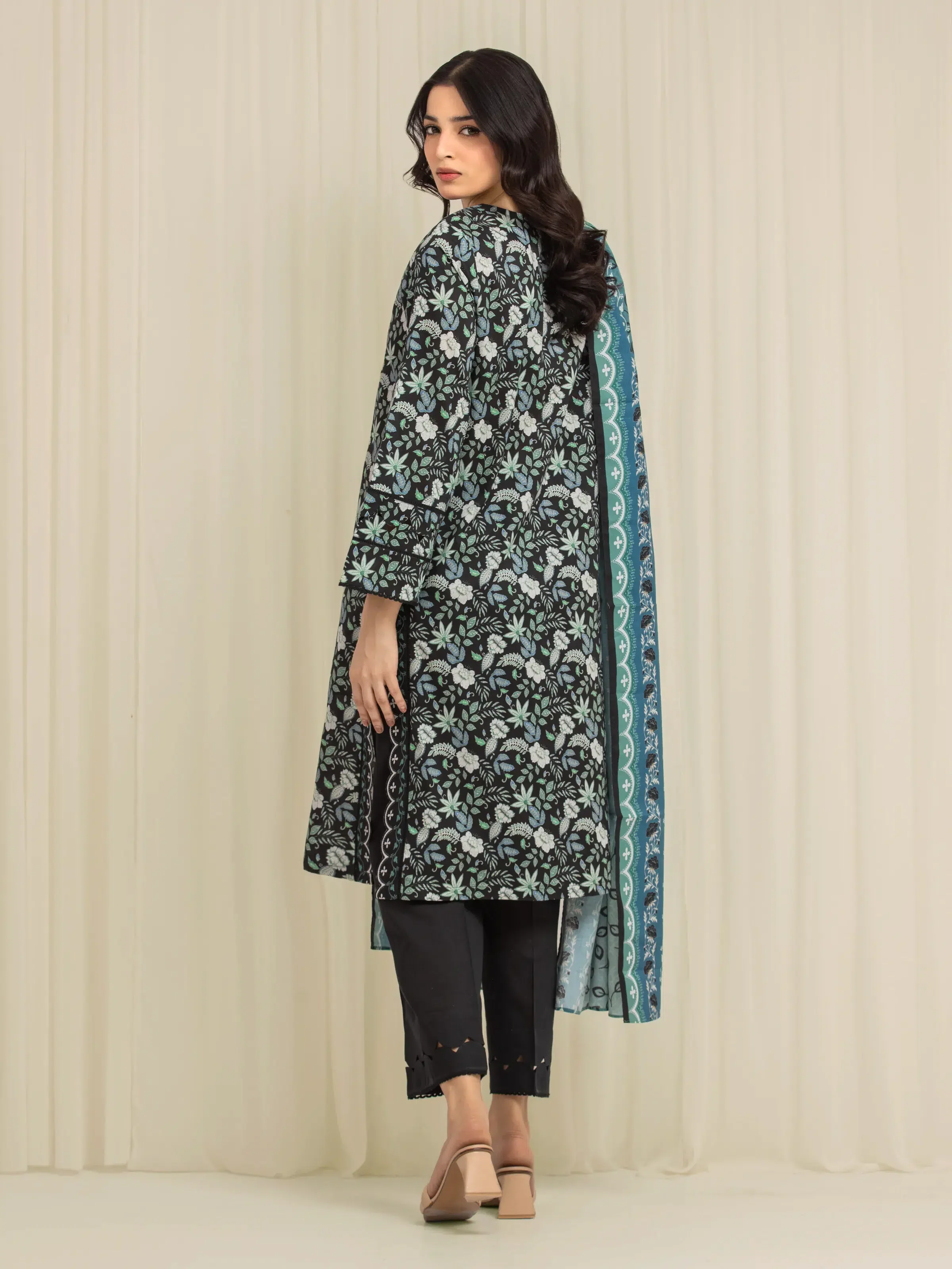 Unstitched Printed Lawn Suit - EWU6A1-36602-3P - Image 6