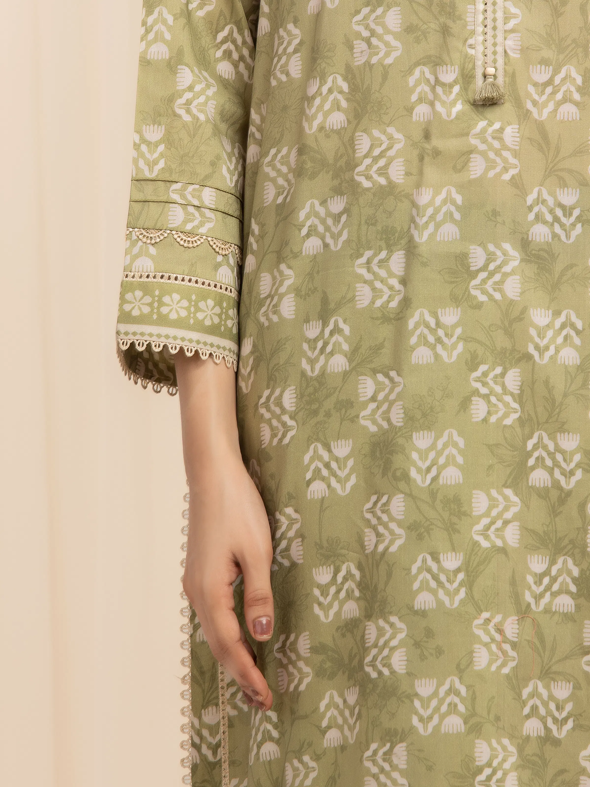 Unstitched Printed Lawn Suit - EWU6A1-36604-3P - Image 3