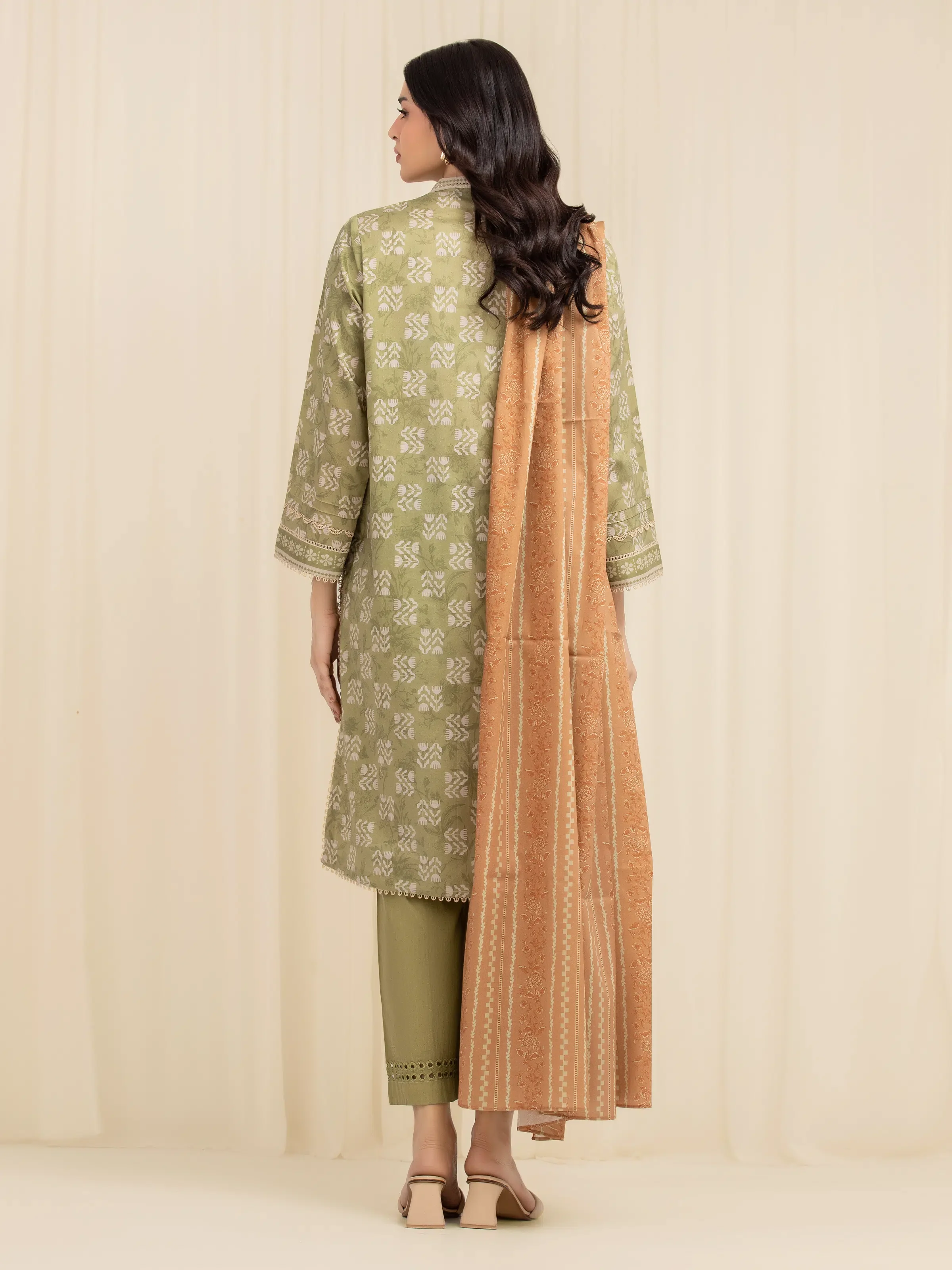Unstitched Printed Lawn Suit - EWU6A1-36604-3P - Image 6