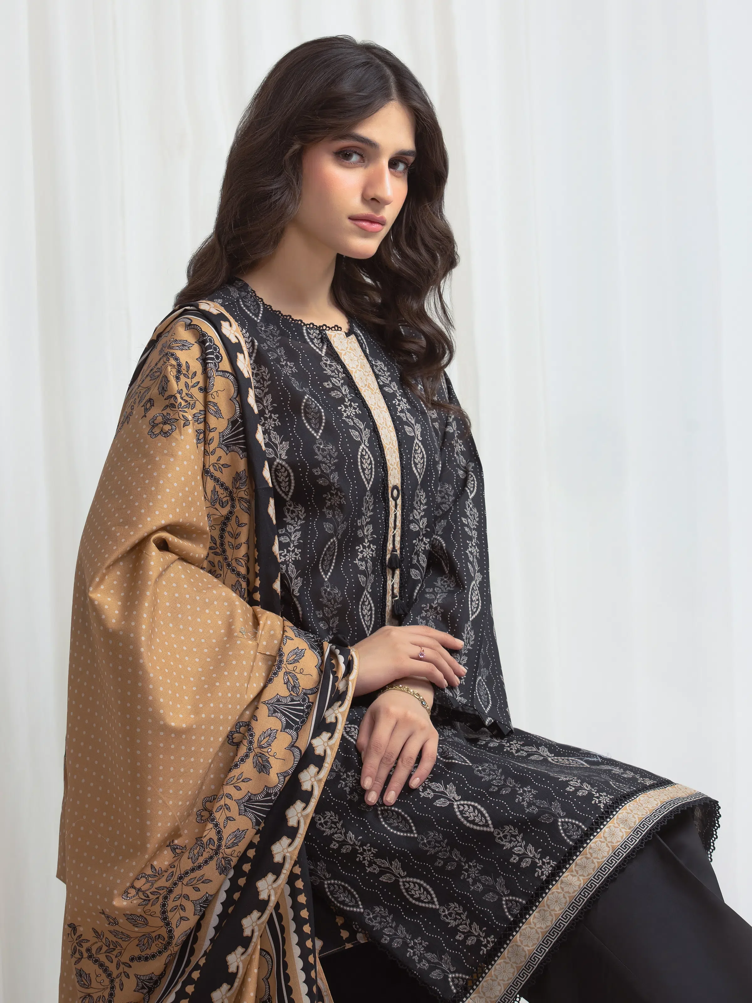 Unstitched Printed Lawn Suit - EWU6A1-36612-3P - Image 2