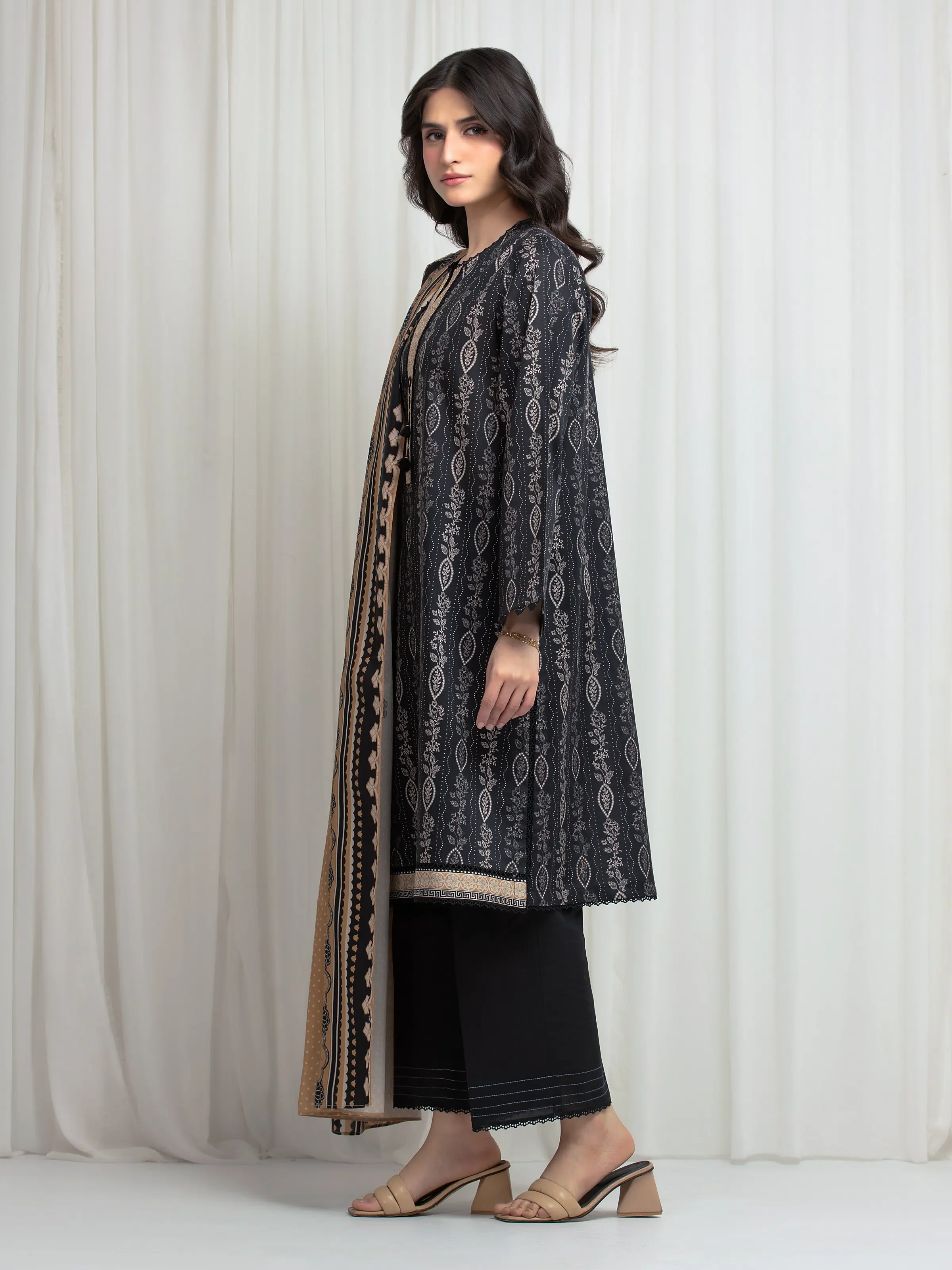 Unstitched Printed Lawn Suit - EWU6A1-36612-3P - Image 4