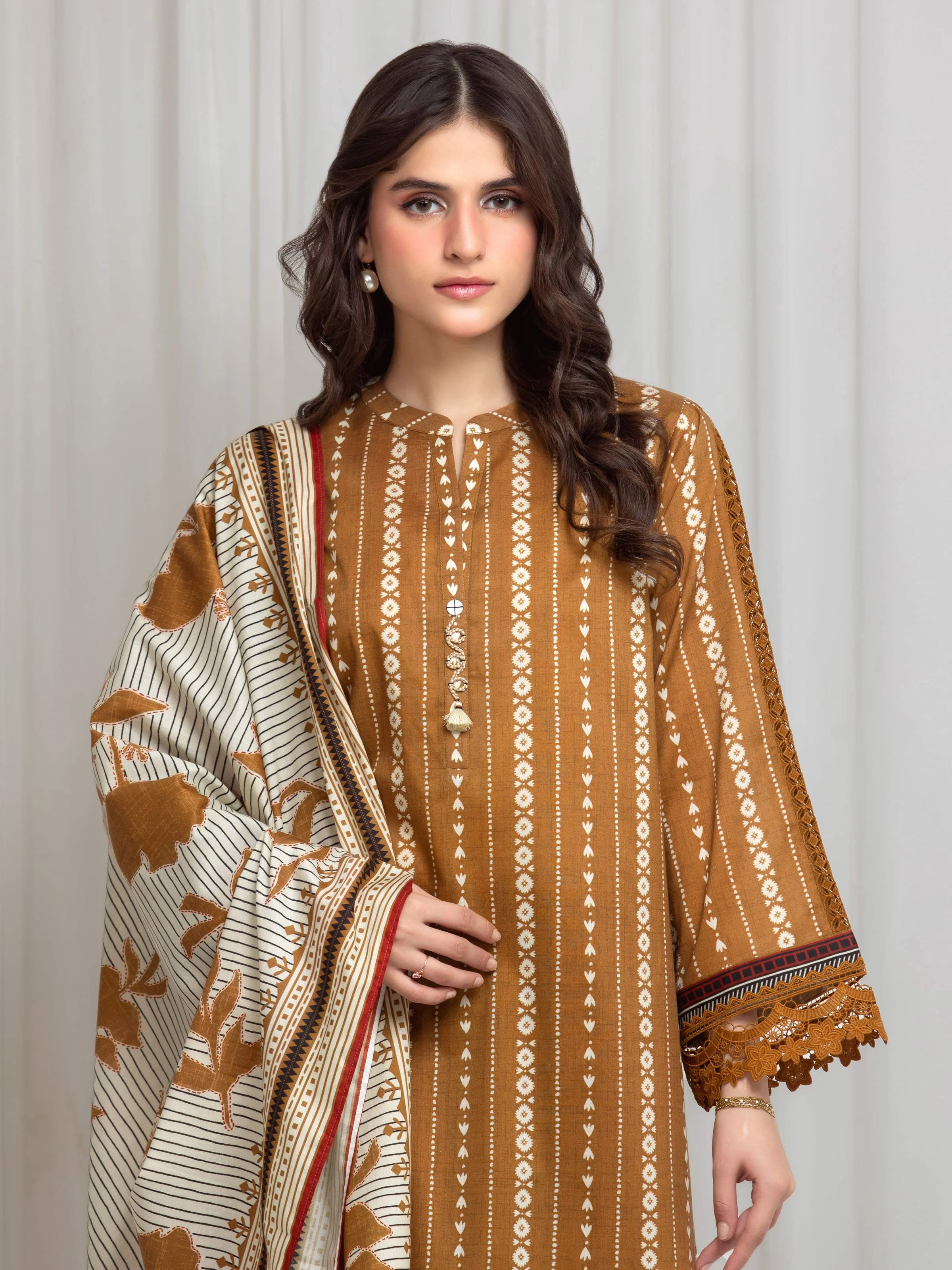 Unstitched Printed Lawn Suit - EWU6A1-36613-3P - Image 2