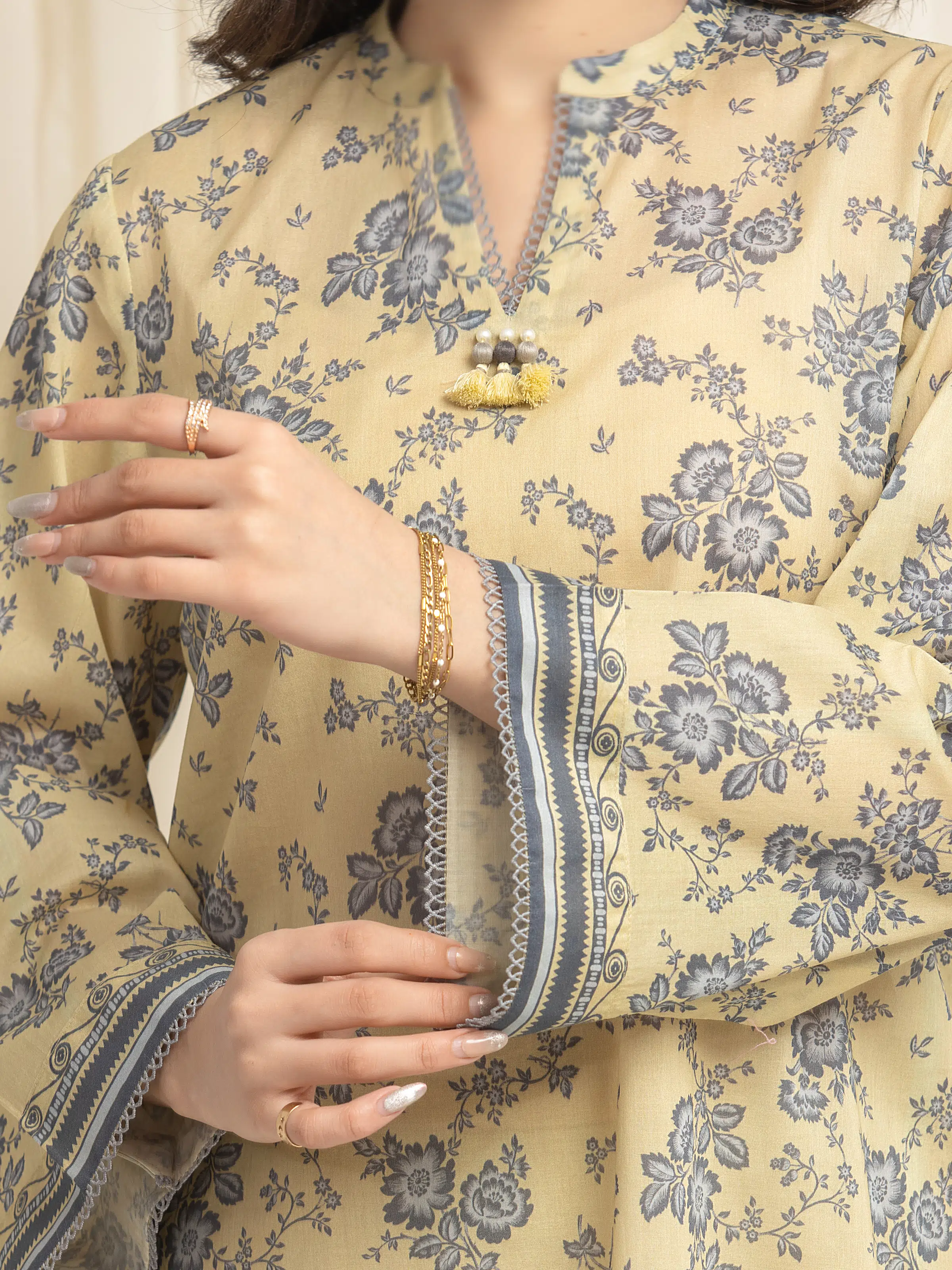 Unstitched Printed Lawn Suit - EWU6A1-36619-3P - Image 3