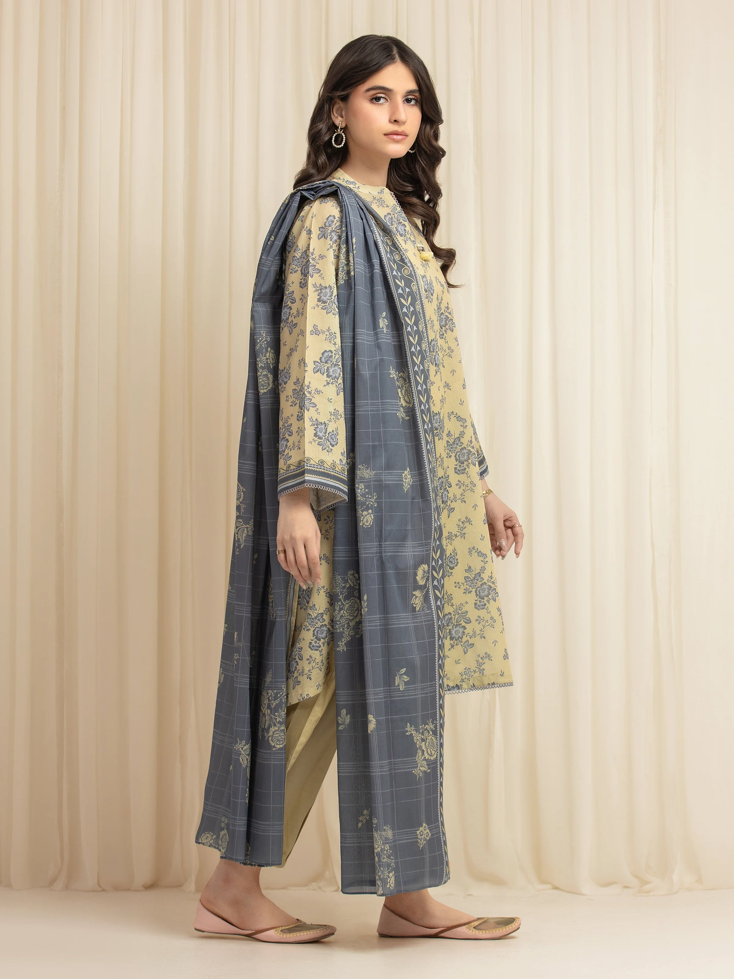 Unstitched Printed Lawn Suit - EWU6A1-36619-3P - Image 5