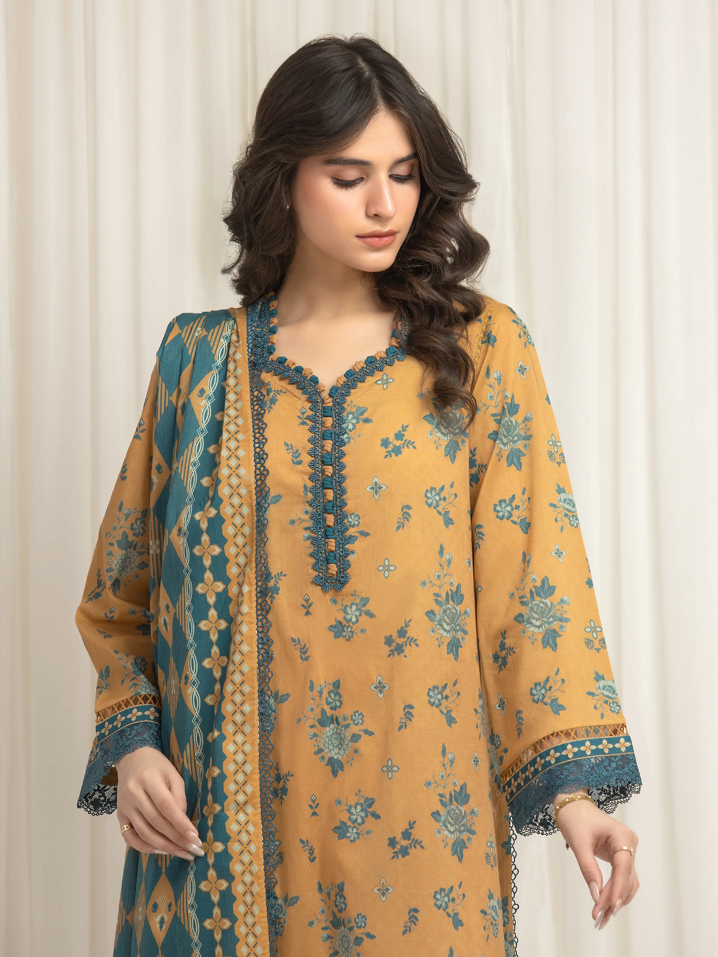 Unstitched Printed Lawn Suit - EWU6A1-36629-3P - Image 2
